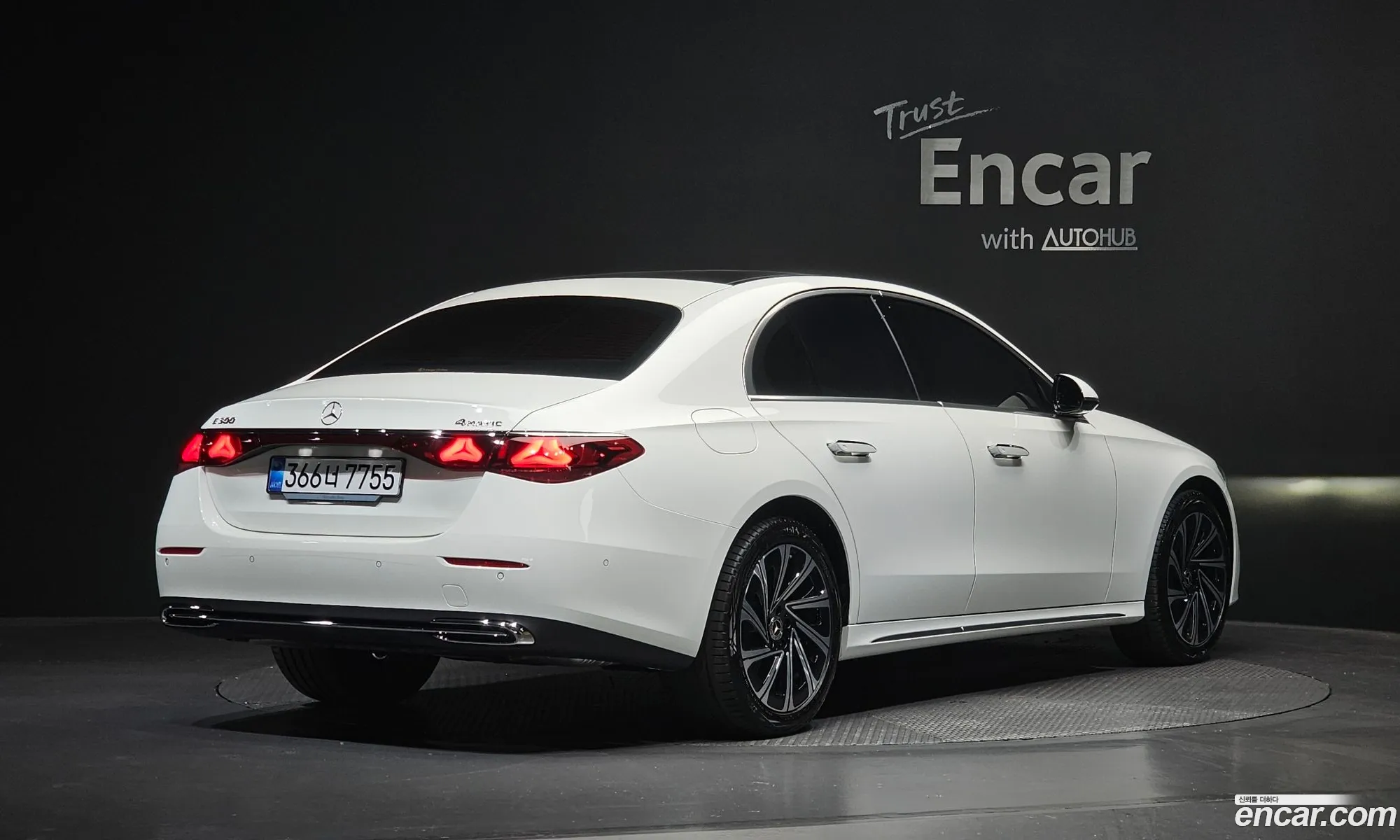 Mercedes-Benz E-Class W214 2026 — 17