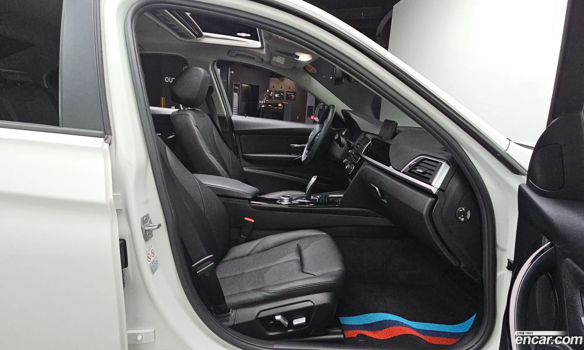 BMW 3 Series 2018 WBA8C5105JK735985 — 3