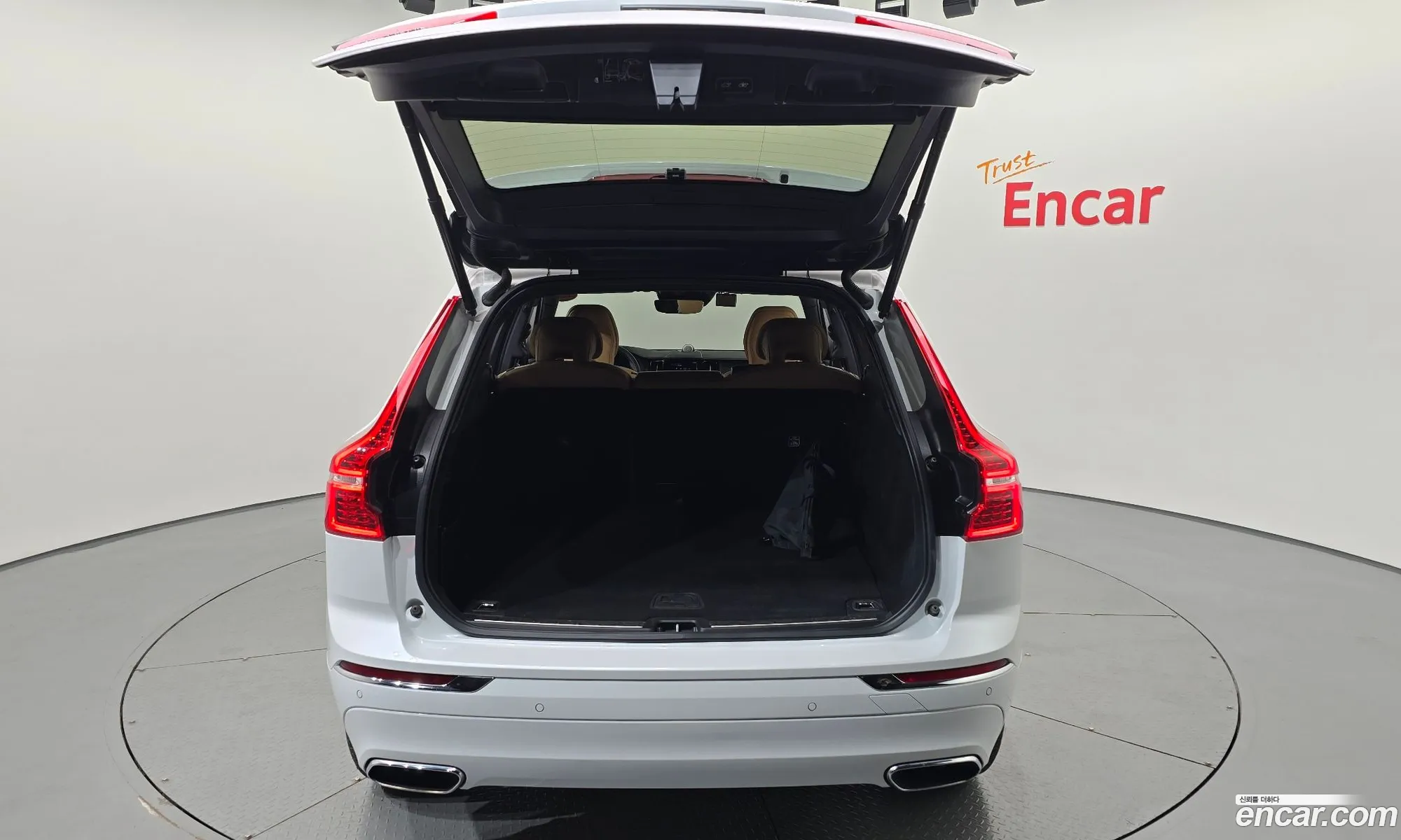 Volvo XC60 2021 — 36