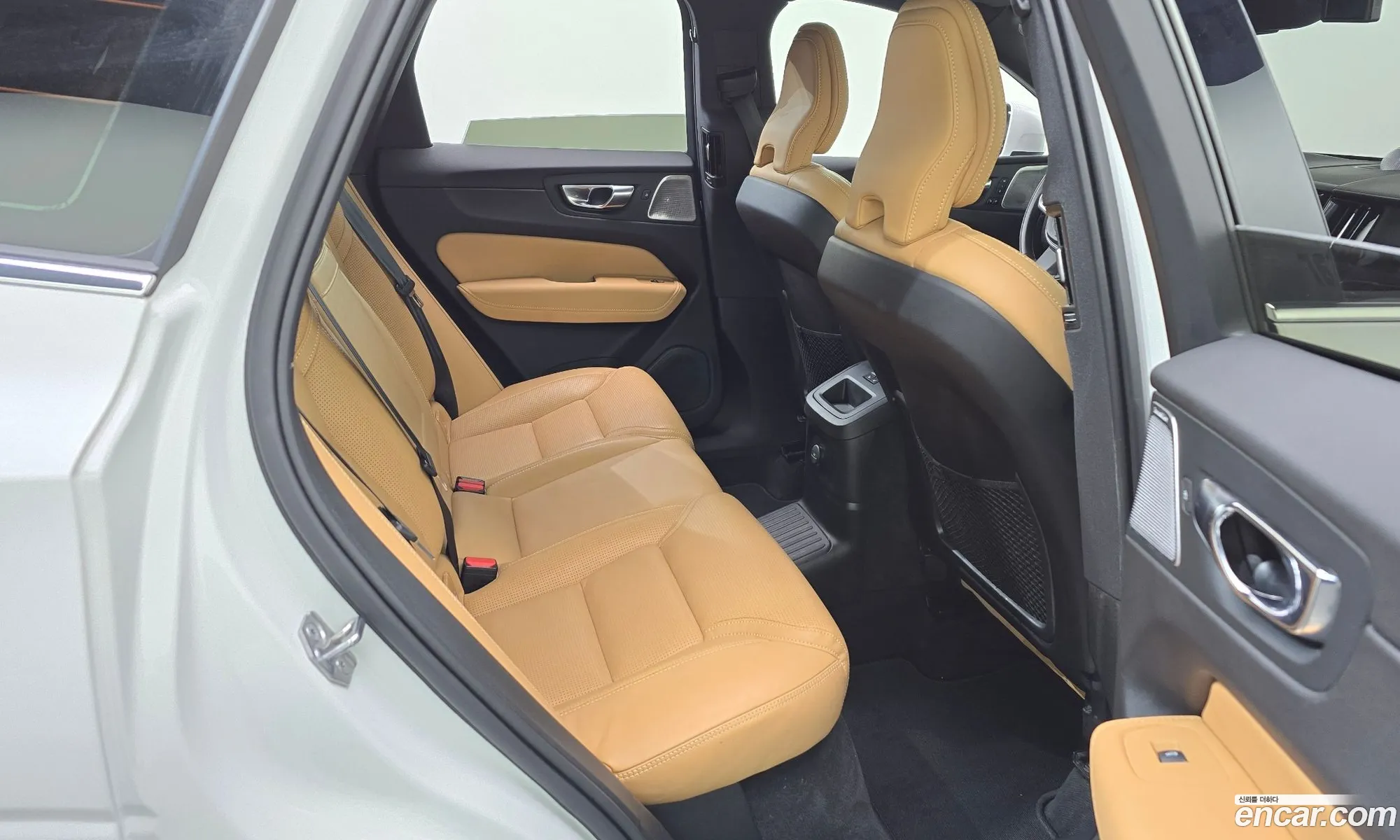 Volvo XC60 2021 — 33