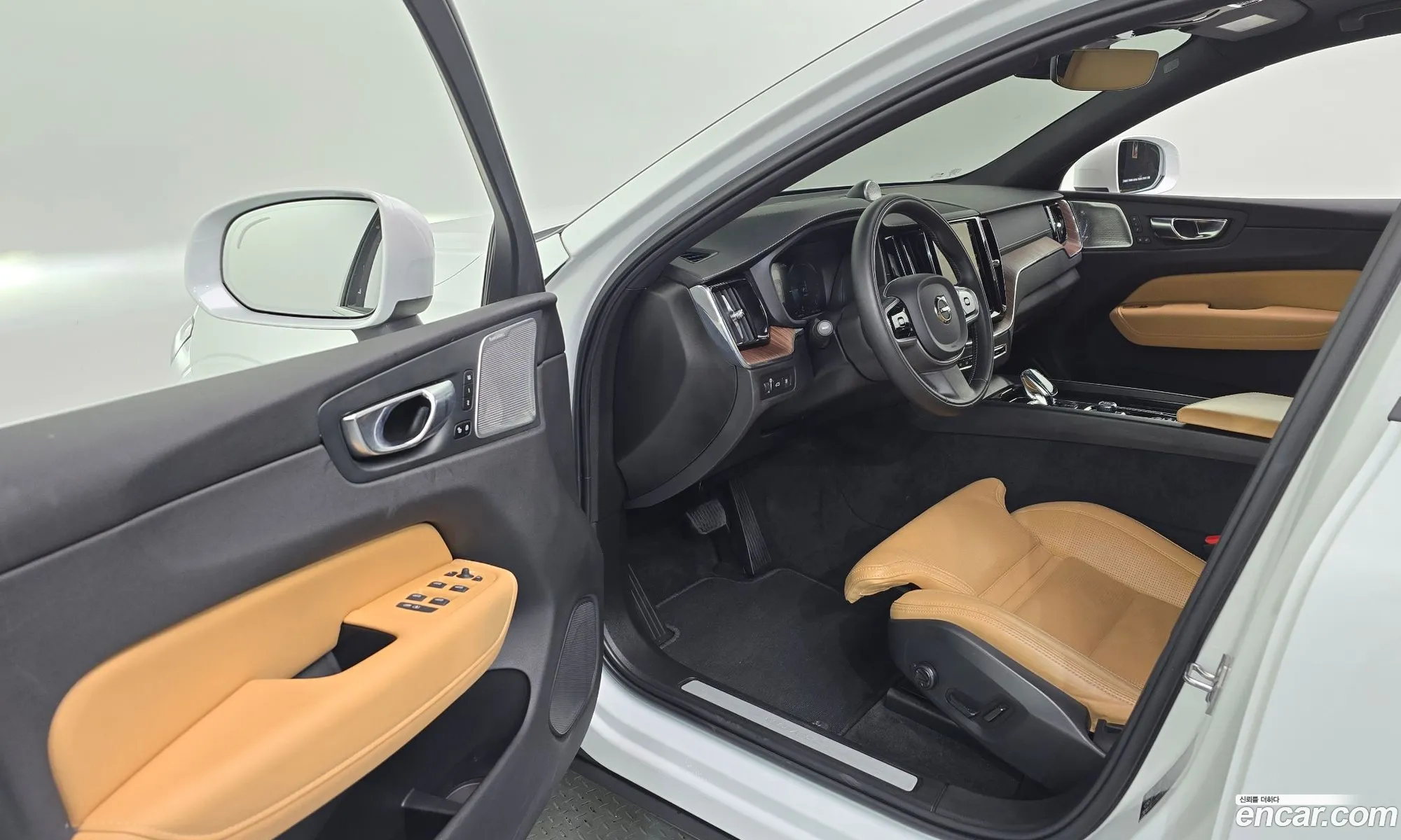 Volvo XC60 2021 — 8