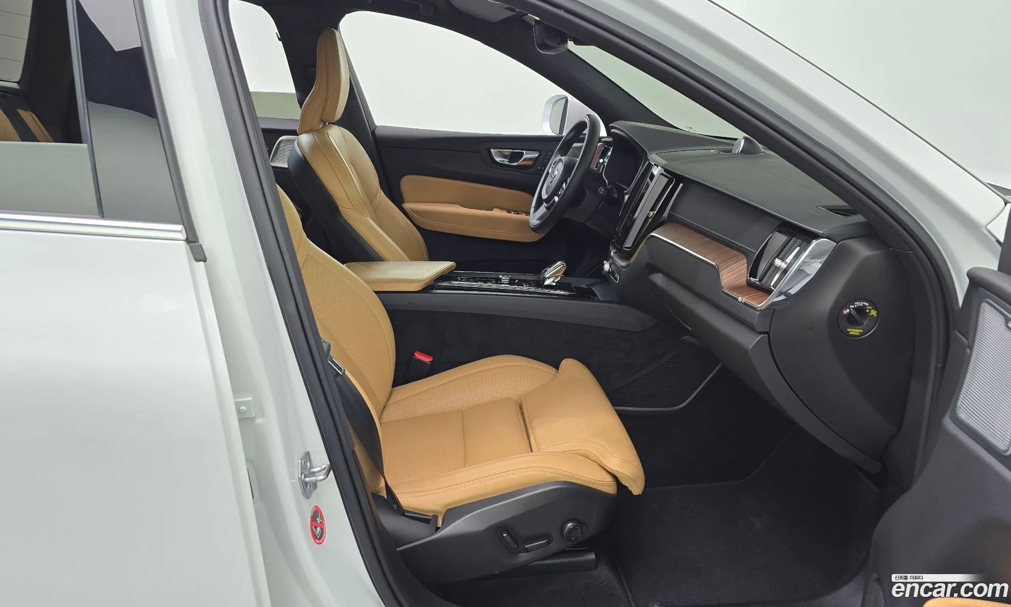 Volvo XC60 2021 — 19