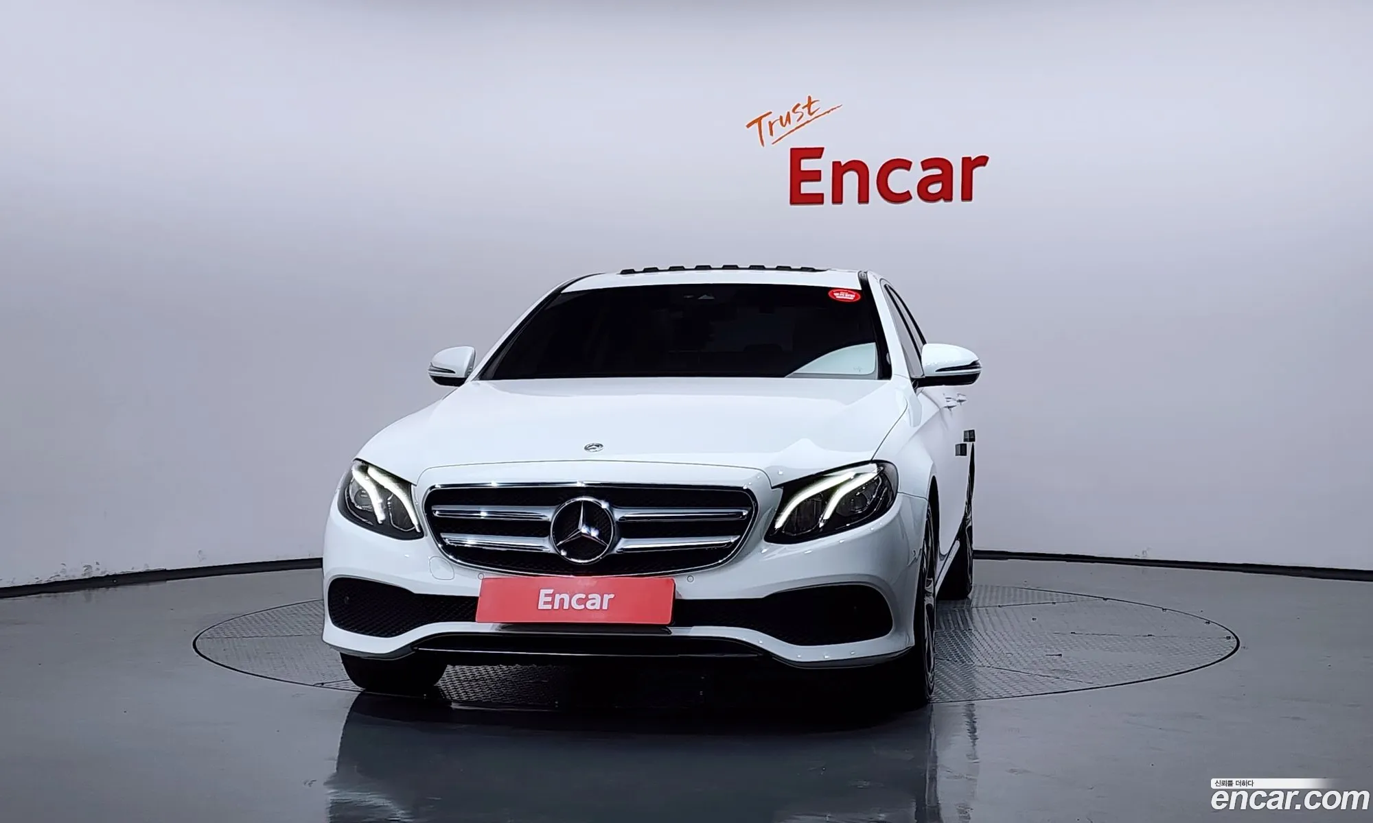 Mercedes-Benz E-Class W213 2018 WDDZF4JB3KA506700 — 3