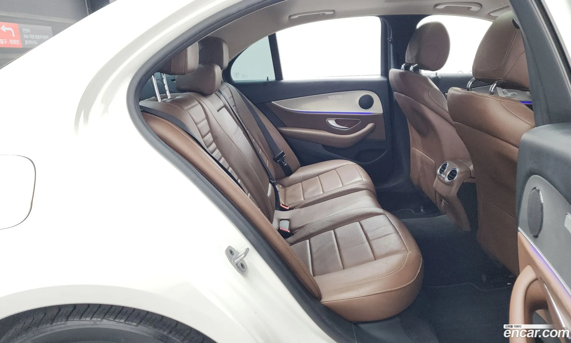 Mercedes-Benz E-Class W213 2018 WDDZF4JB3KA506700 — 17