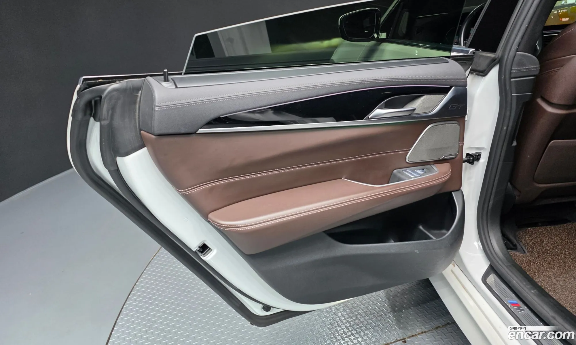 BMW 6 Series GT 2021 WBA61CC00MCH43959 — 4