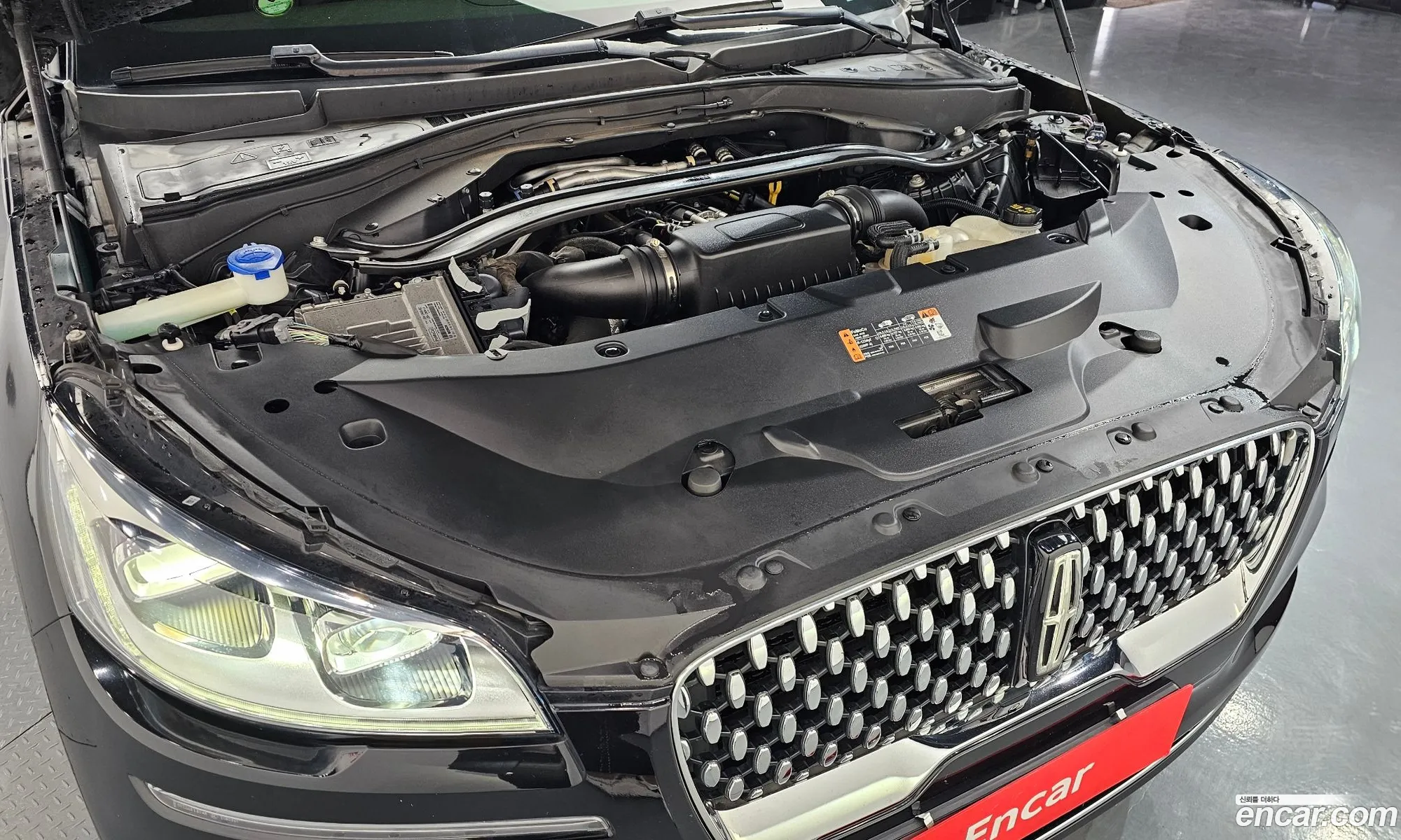 Lincoln Aviator 2021 5LM5J9XC4MGL08740 — 26