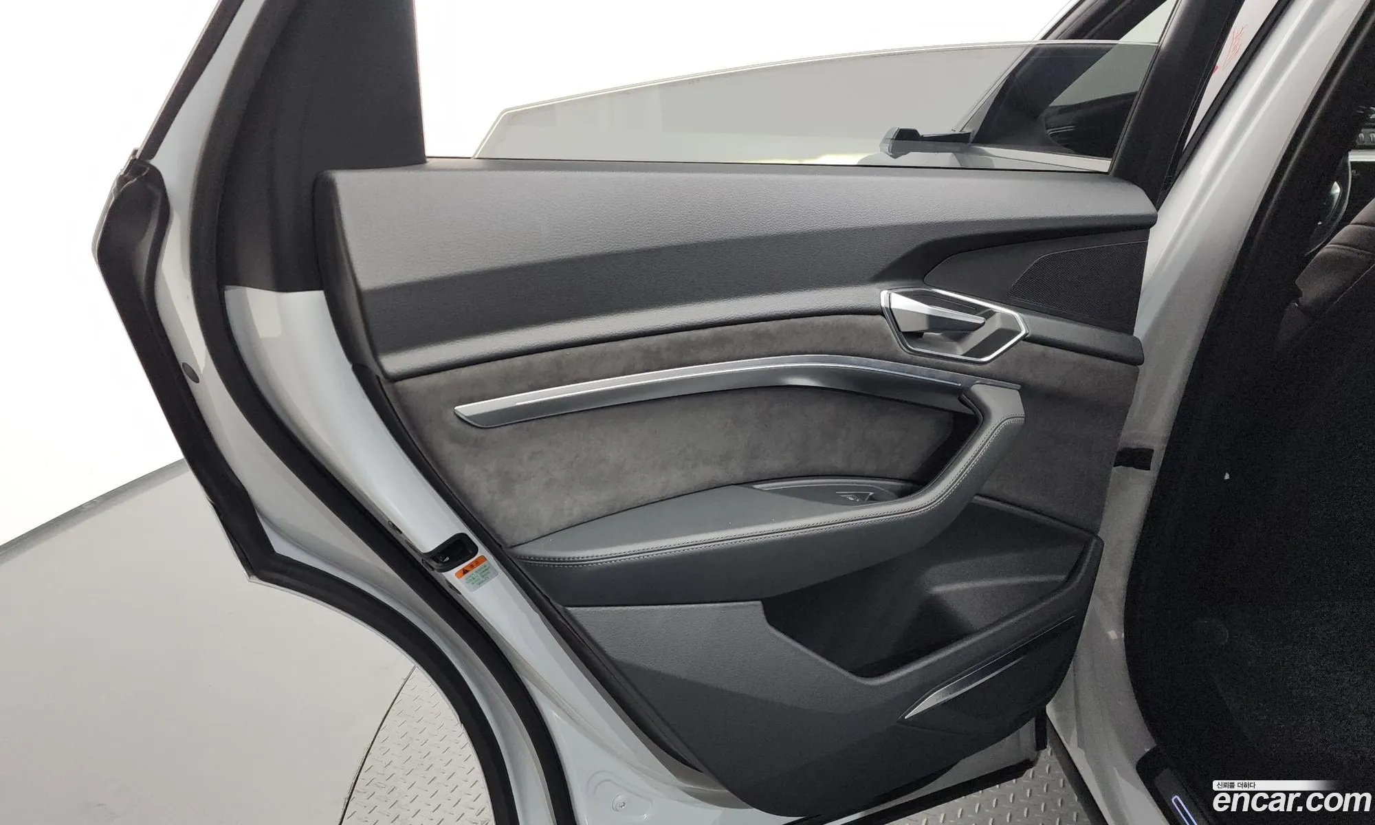 Audi e-tron 2021 WAUZZZGE9MB043777 — 18