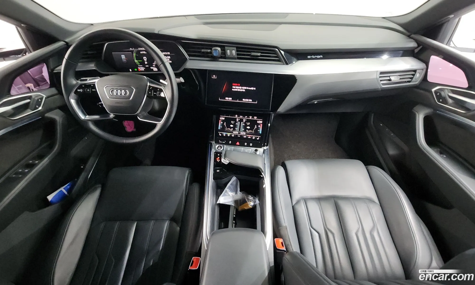 Audi e-tron 2021 WAUZZZGE9MB043777 — 14