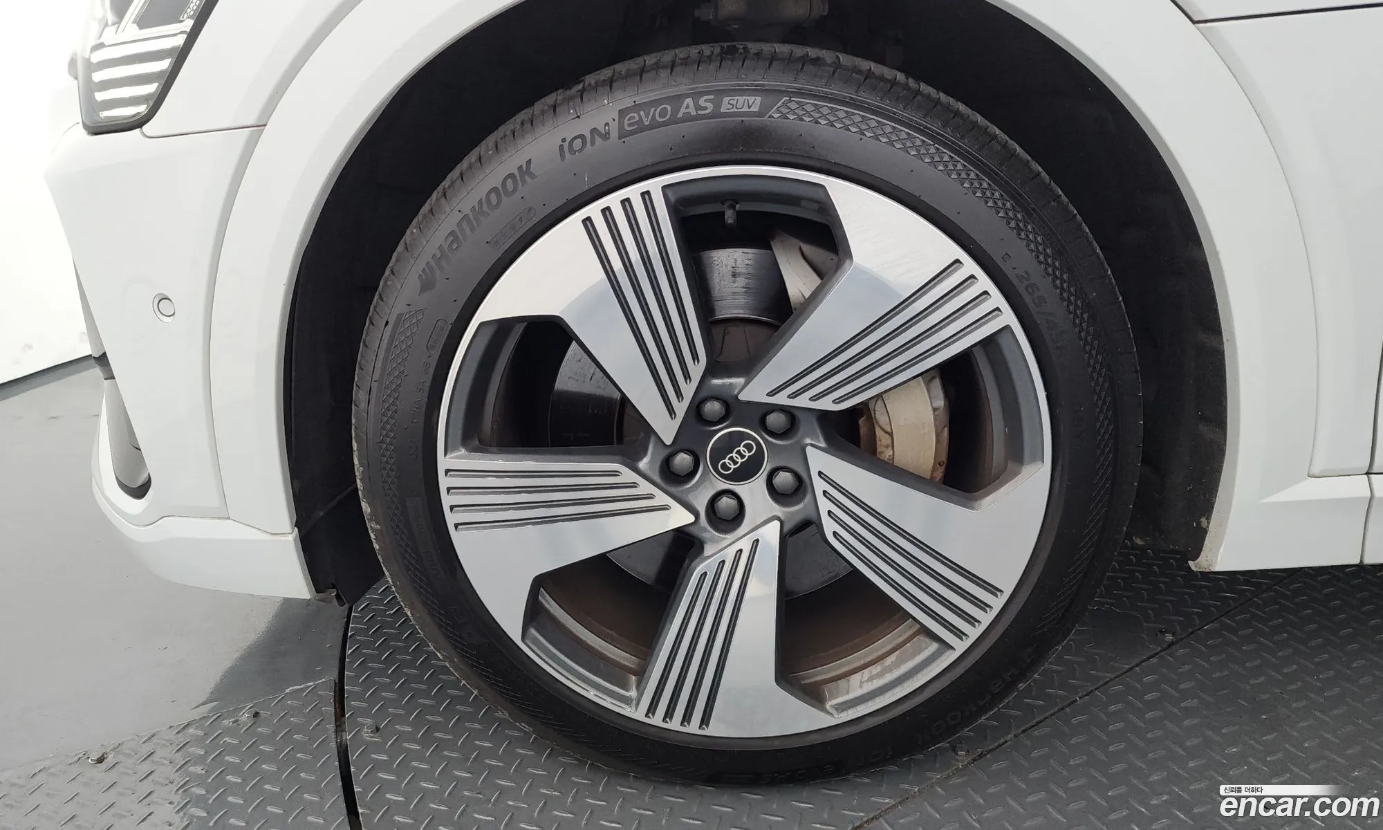Audi e-tron 2021 WAUZZZGE9MB043777 — 8
