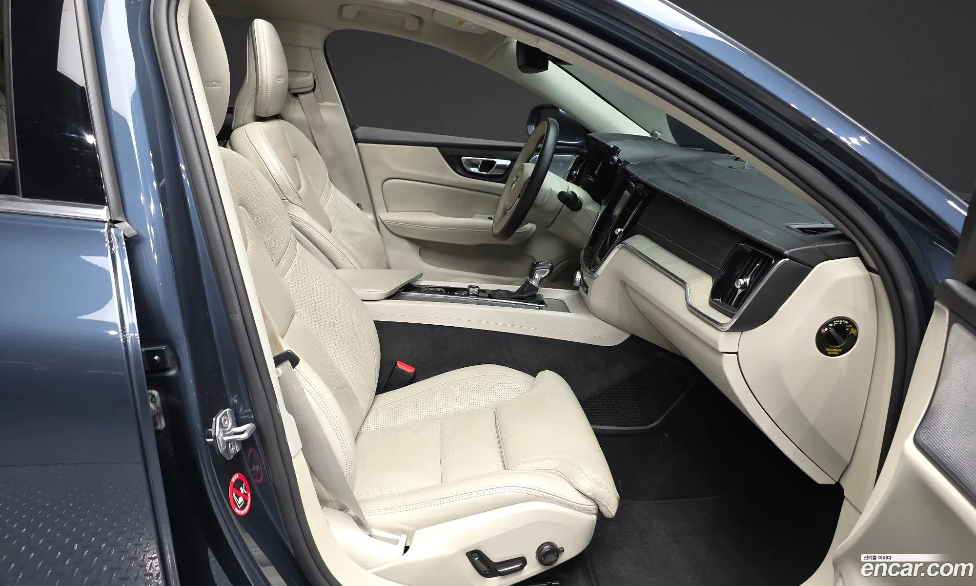 Volvo S60 2019 7JRZS102DLG030186 — 13