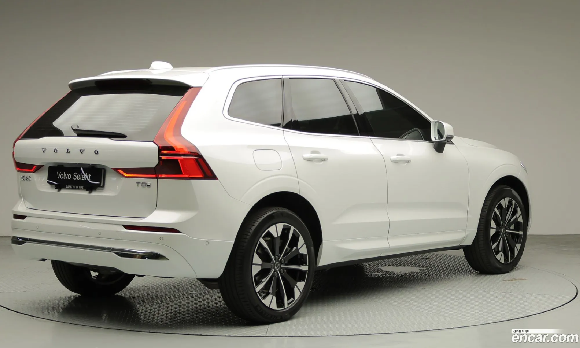 Volvo XC60 2026 — 3