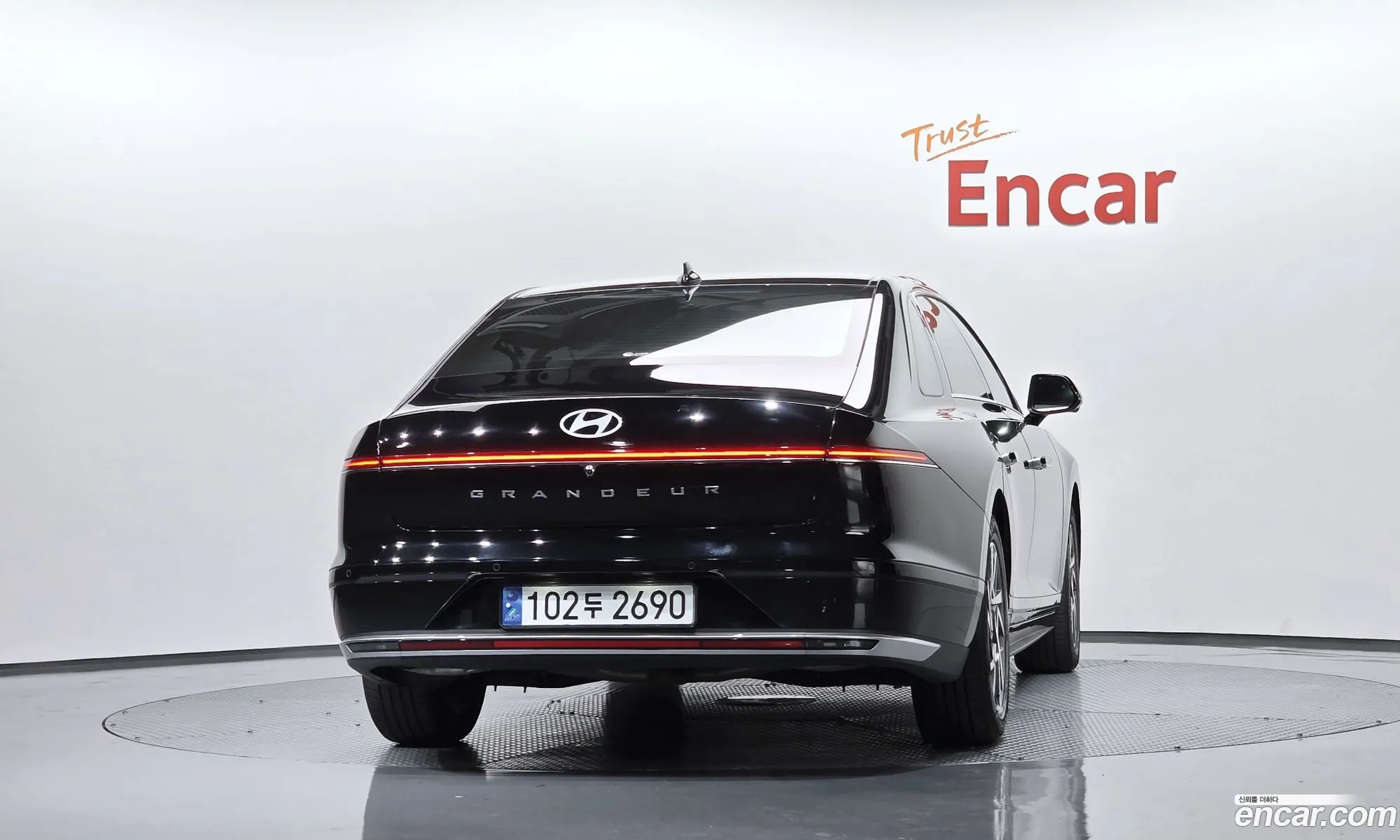 Hyundai Grandeur Hybrid 2023 — 4