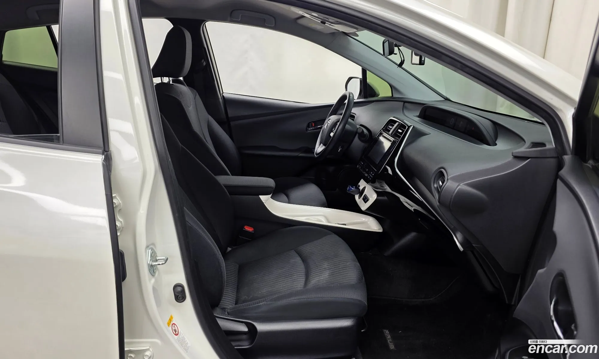 Toyota Prius 2016 JTDKBRFU0G3527126 — 16
