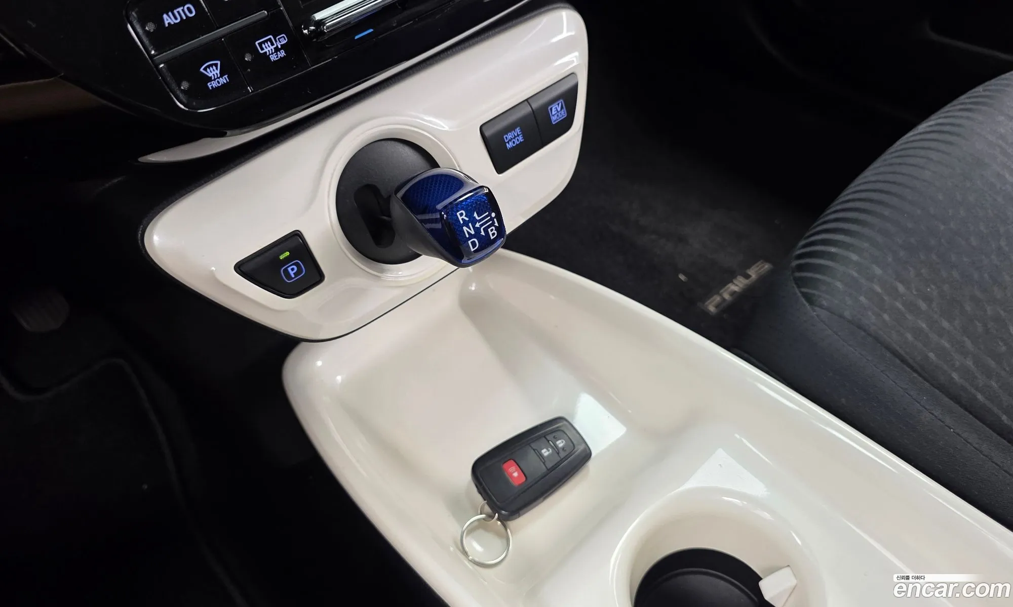 Toyota Prius 2016 JTDKBRFU0G3527126 — 3