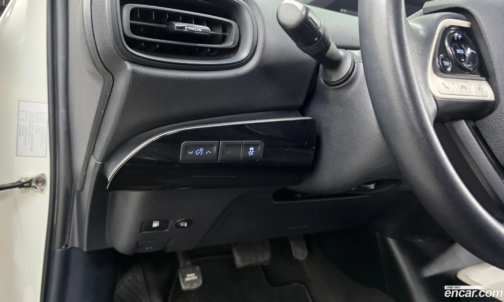 Toyota Prius 2016 JTDKBRFU0G3527126 — 8