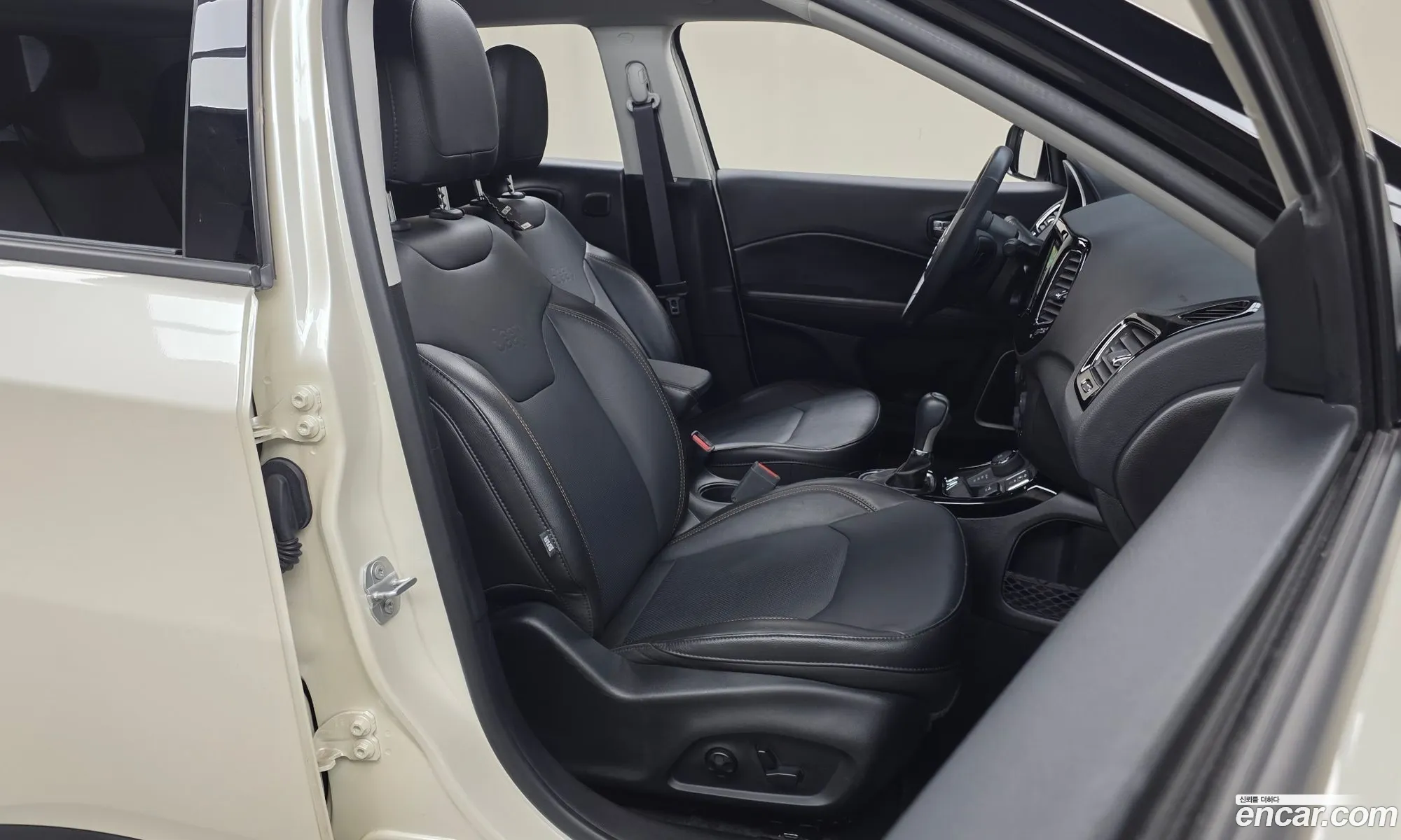 Jeep Compass 2019 3C4NJDCB8KT791388 — 34