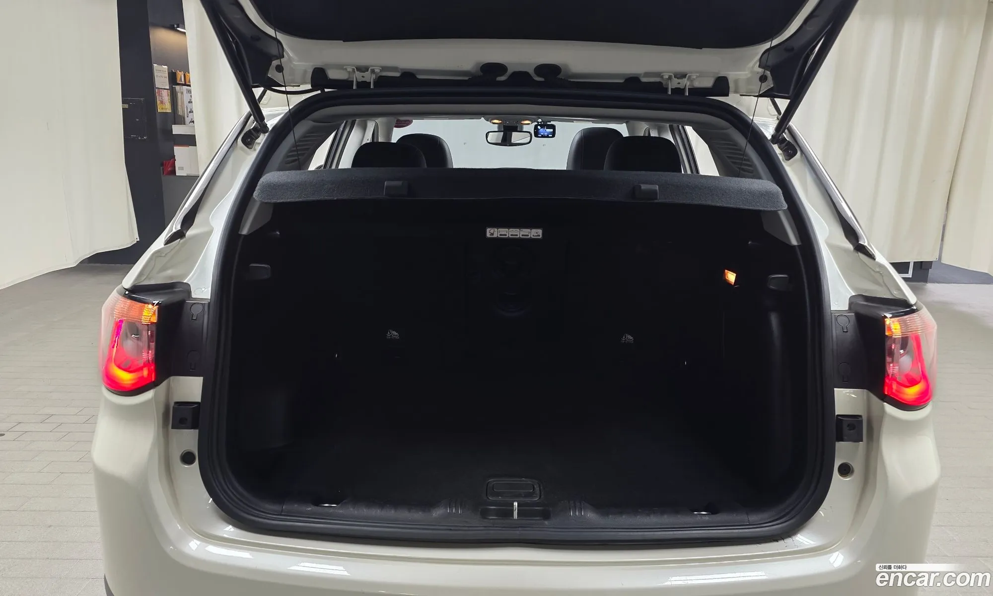 Jeep Compass 2019 3C4NJDCB8KT791388 — 16