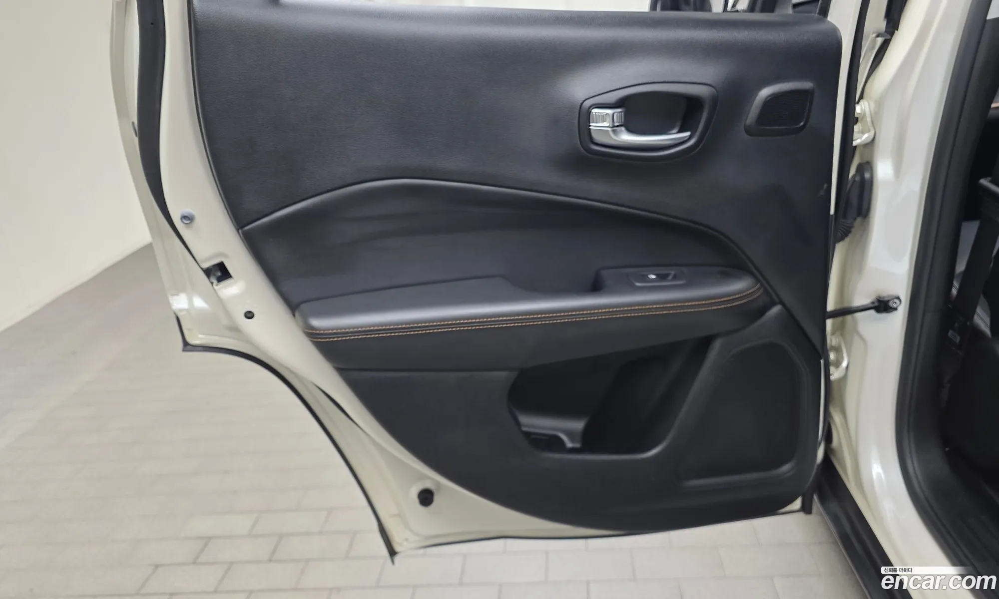 Jeep Compass 2019 3C4NJDCB8KT791388 — 25