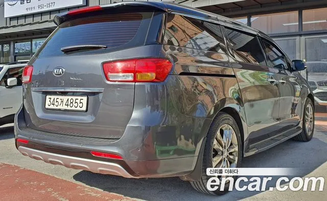 Kia Carnival 2017 — 2