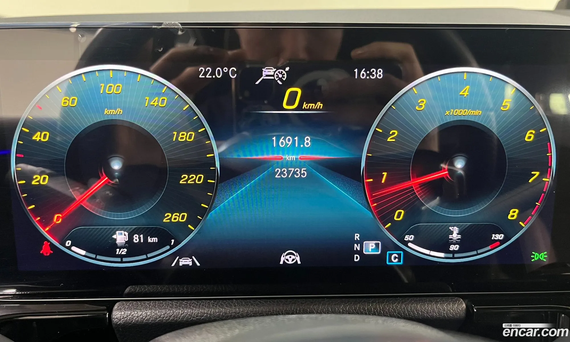 Mercedes-Benz GLA-Class H247 2022 — 11