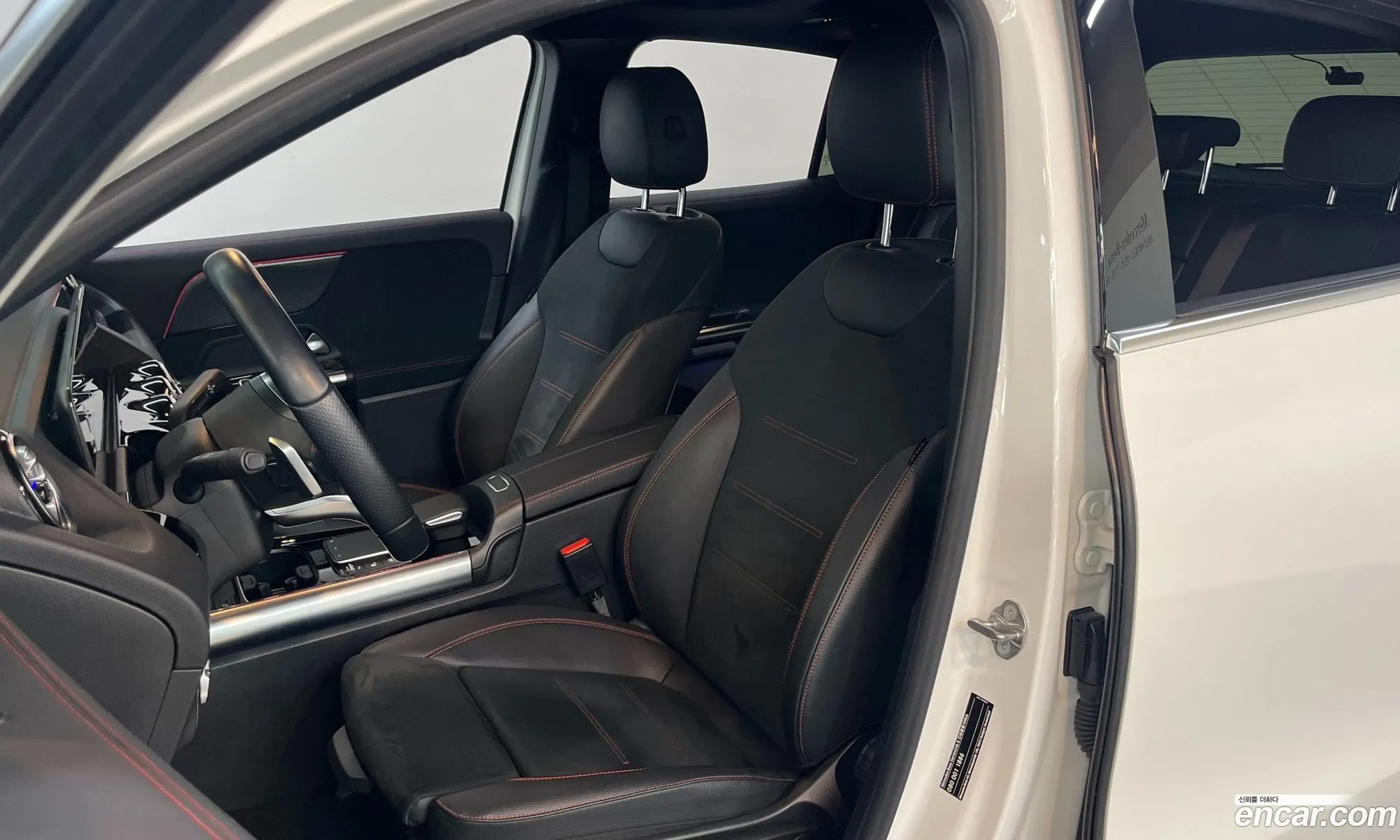 Mercedes-Benz GLA-Class H247 2022 — 17