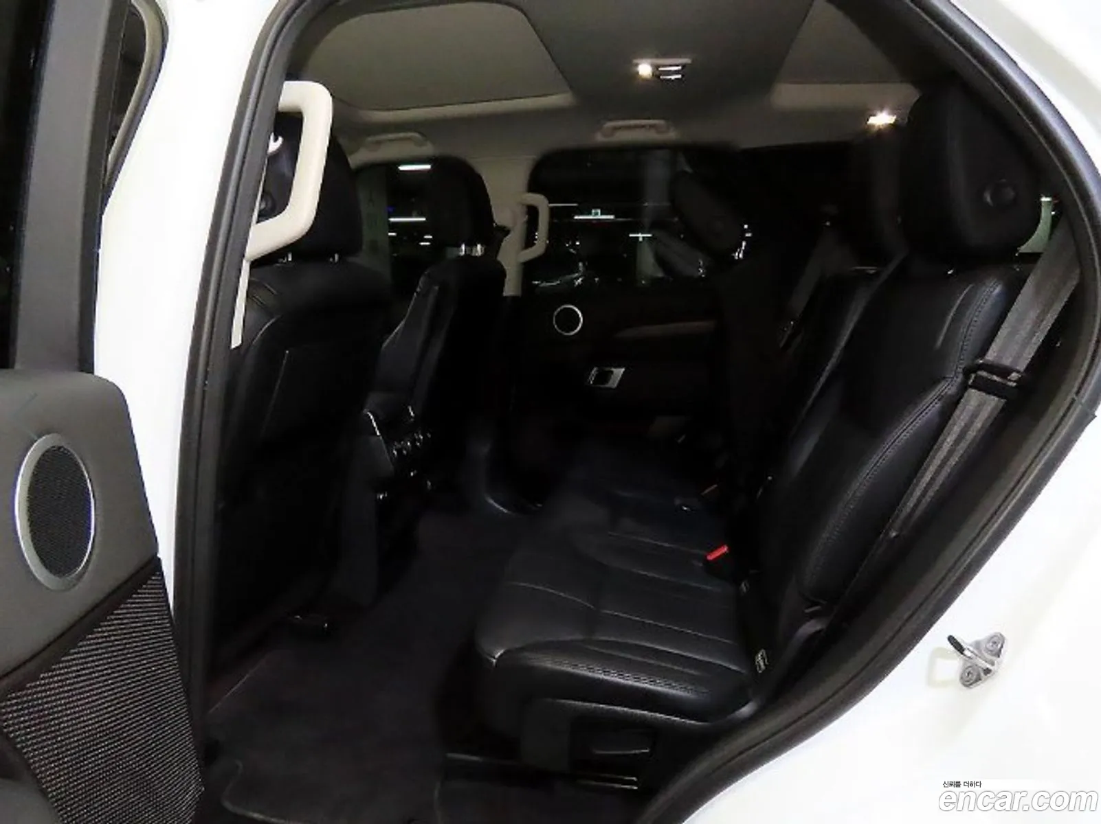 Land Rover Discovery 5 2017 — 17