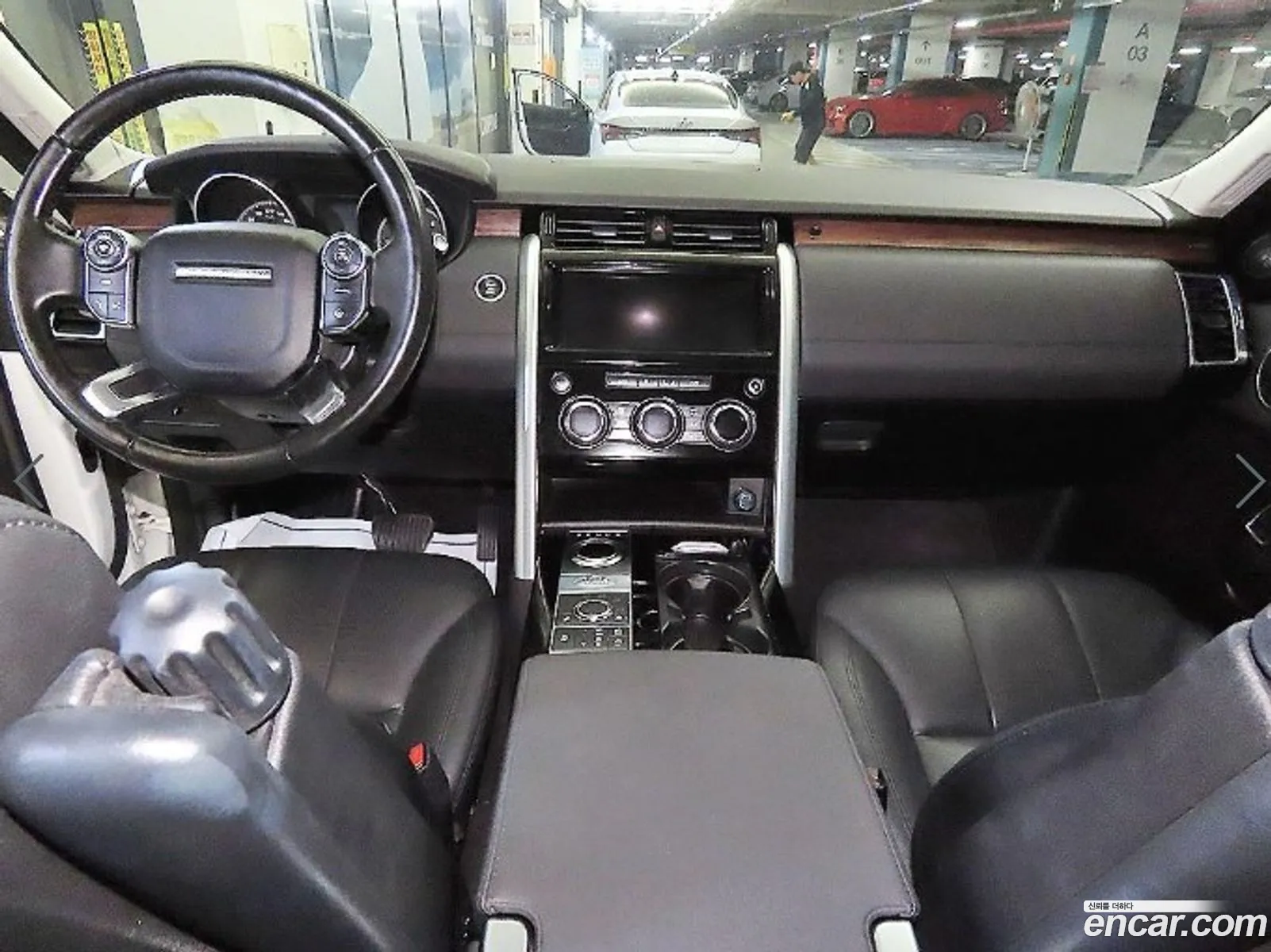 Land Rover Discovery 5 2017 — 16