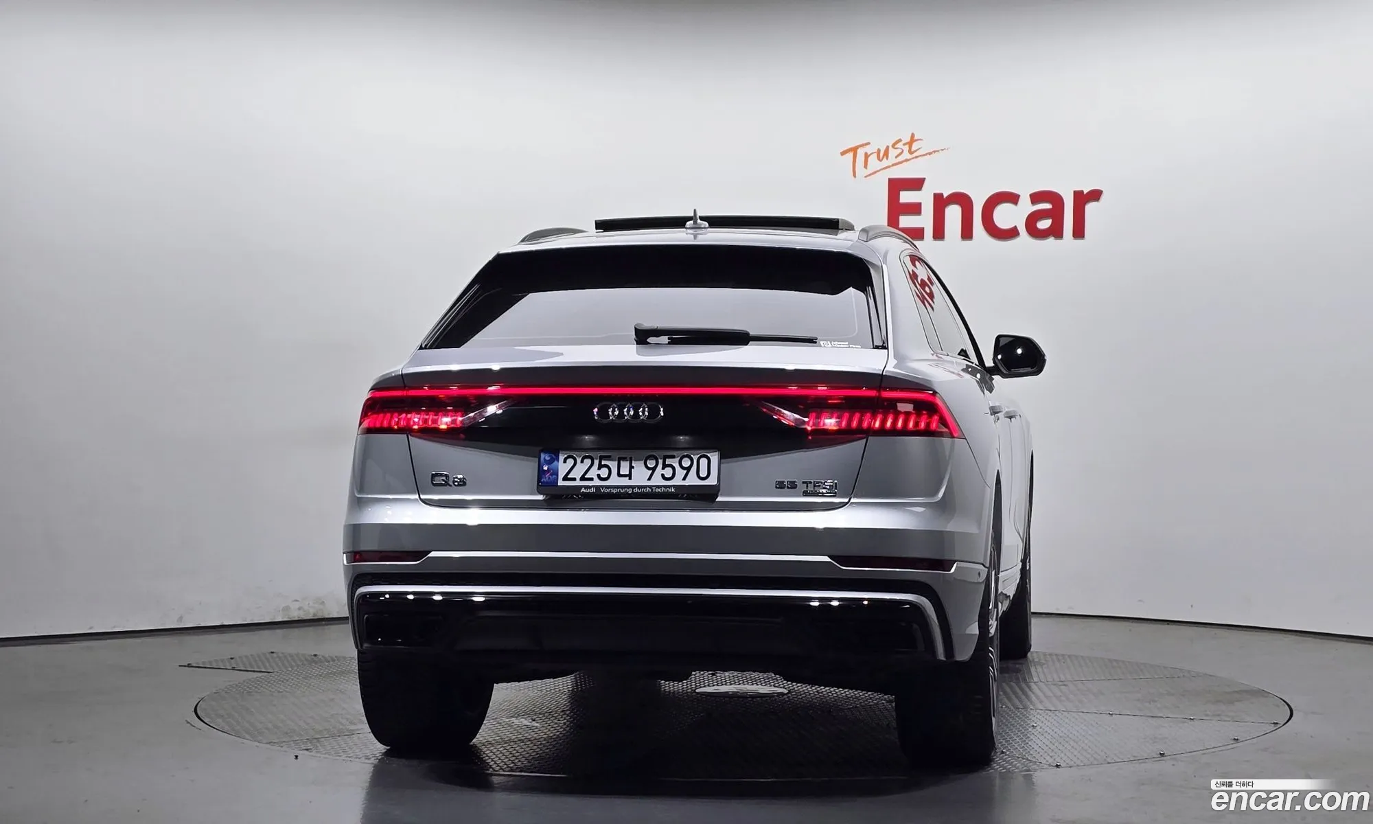 Audi Q8 2021 — 20