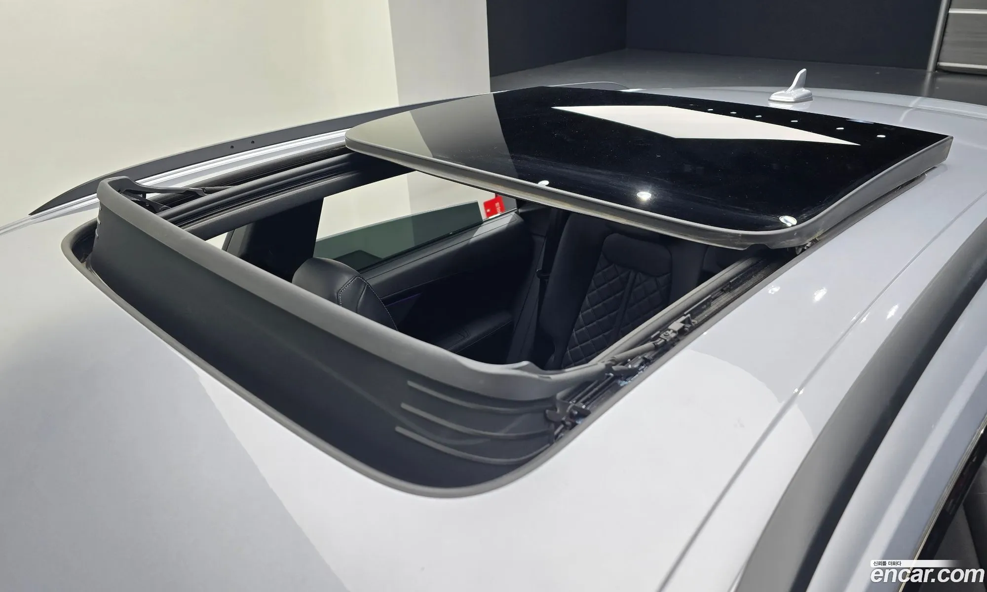 Audi Q8 2021 — 28