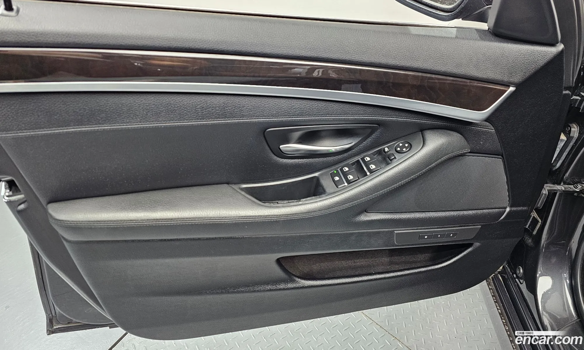 BMW 5 Series 2012 WBAXG3108CDW37979 — 24