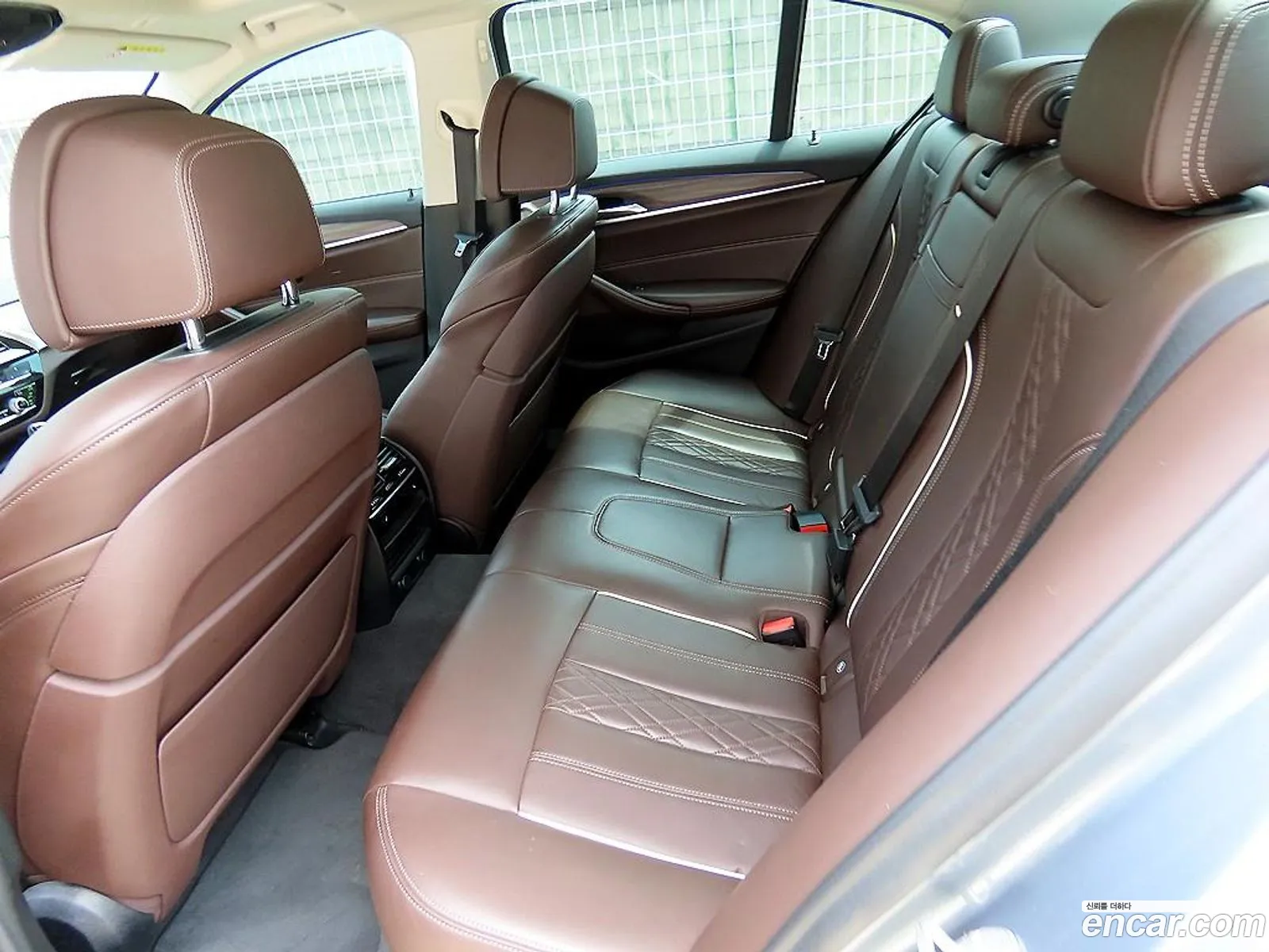 BMW 5 Series 2019 — 17