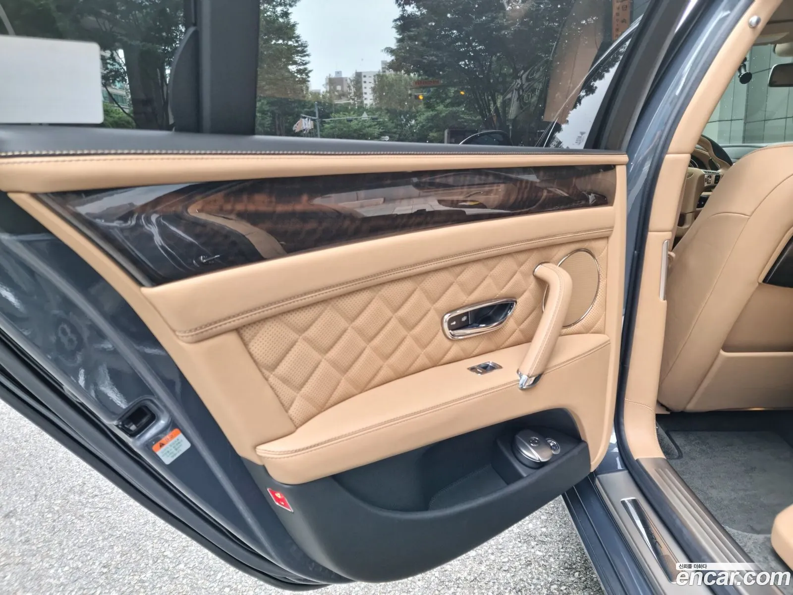 Bentley Flying Spur 2018 — 9