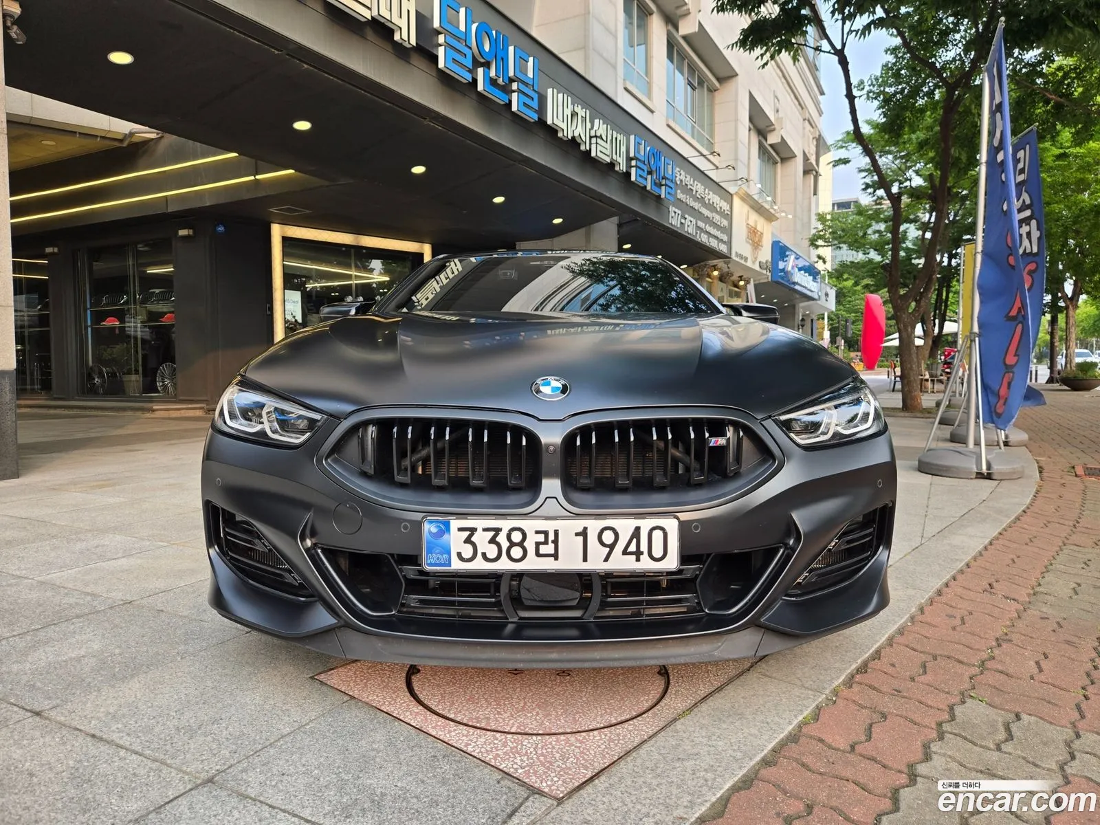 BMW 8 Series 2025 — 11