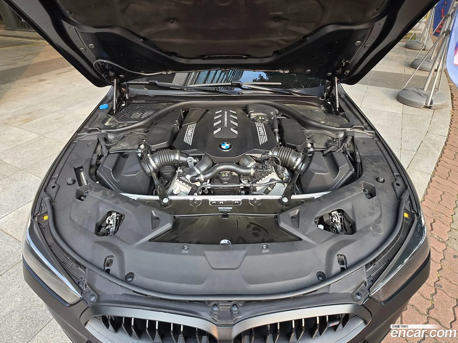 BMW 8 Series 2025 — 10
