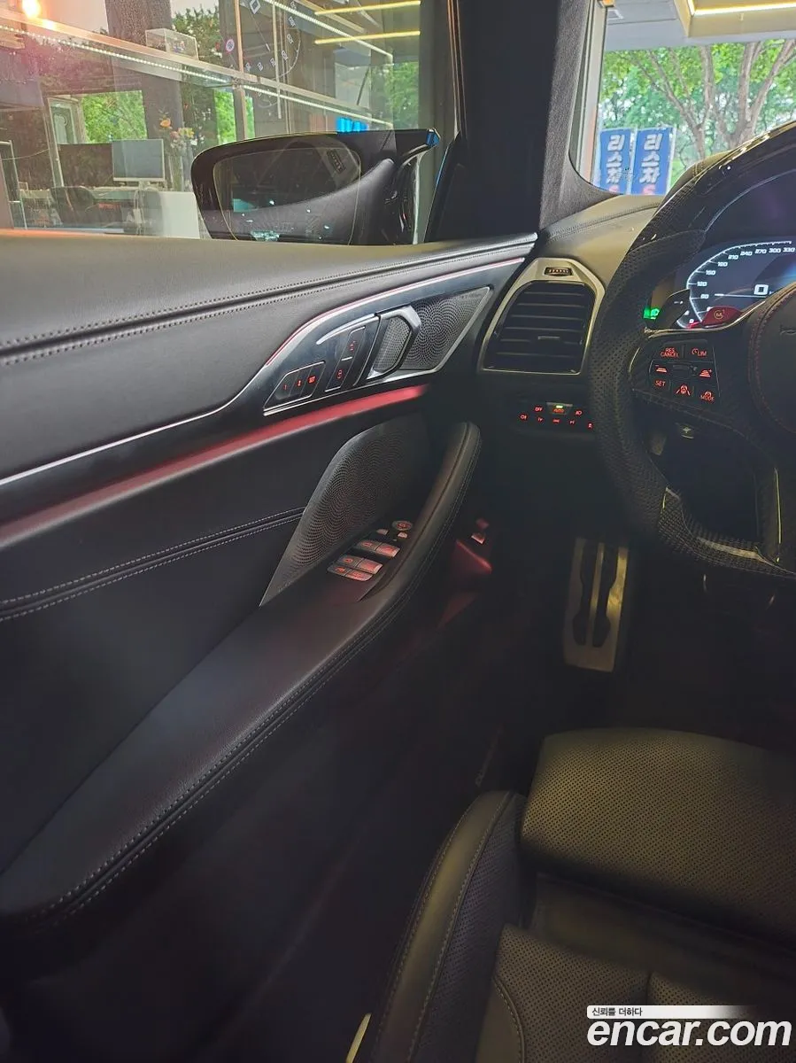 BMW 8 Series 2025 — 2