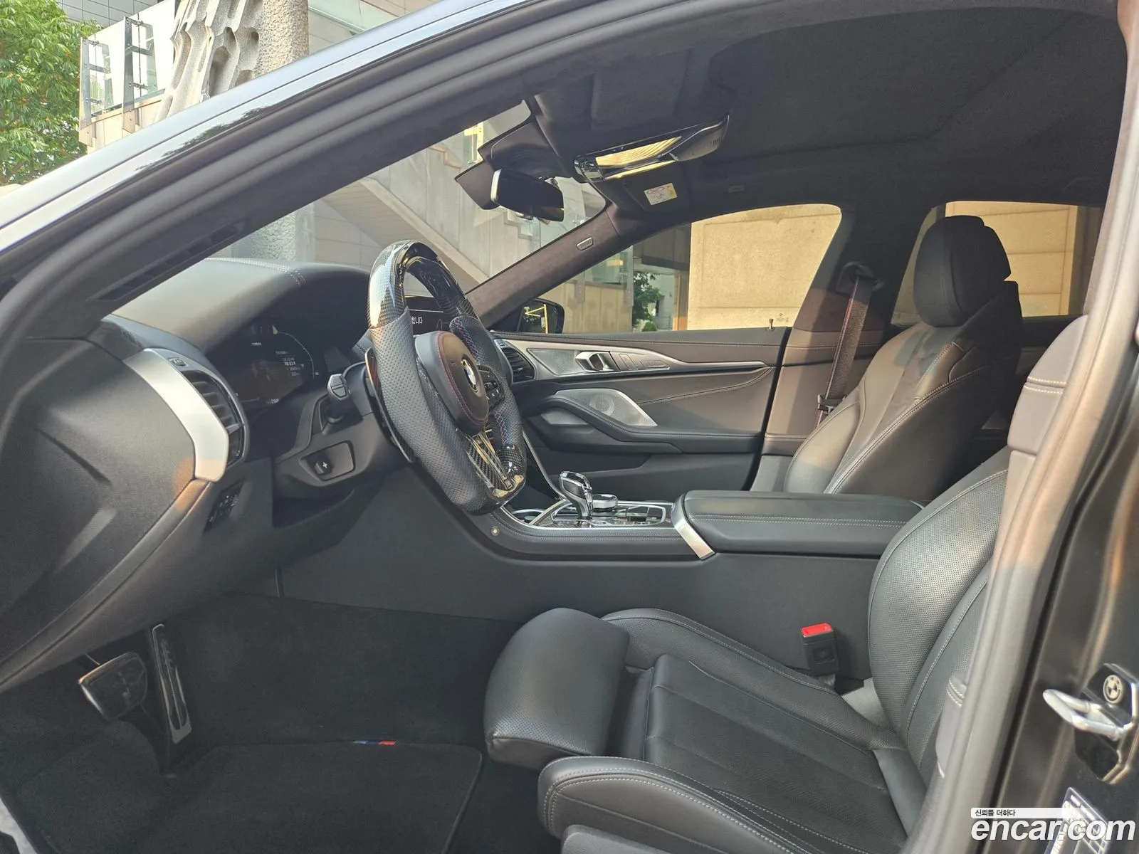 BMW 8 Series 2025 — 17