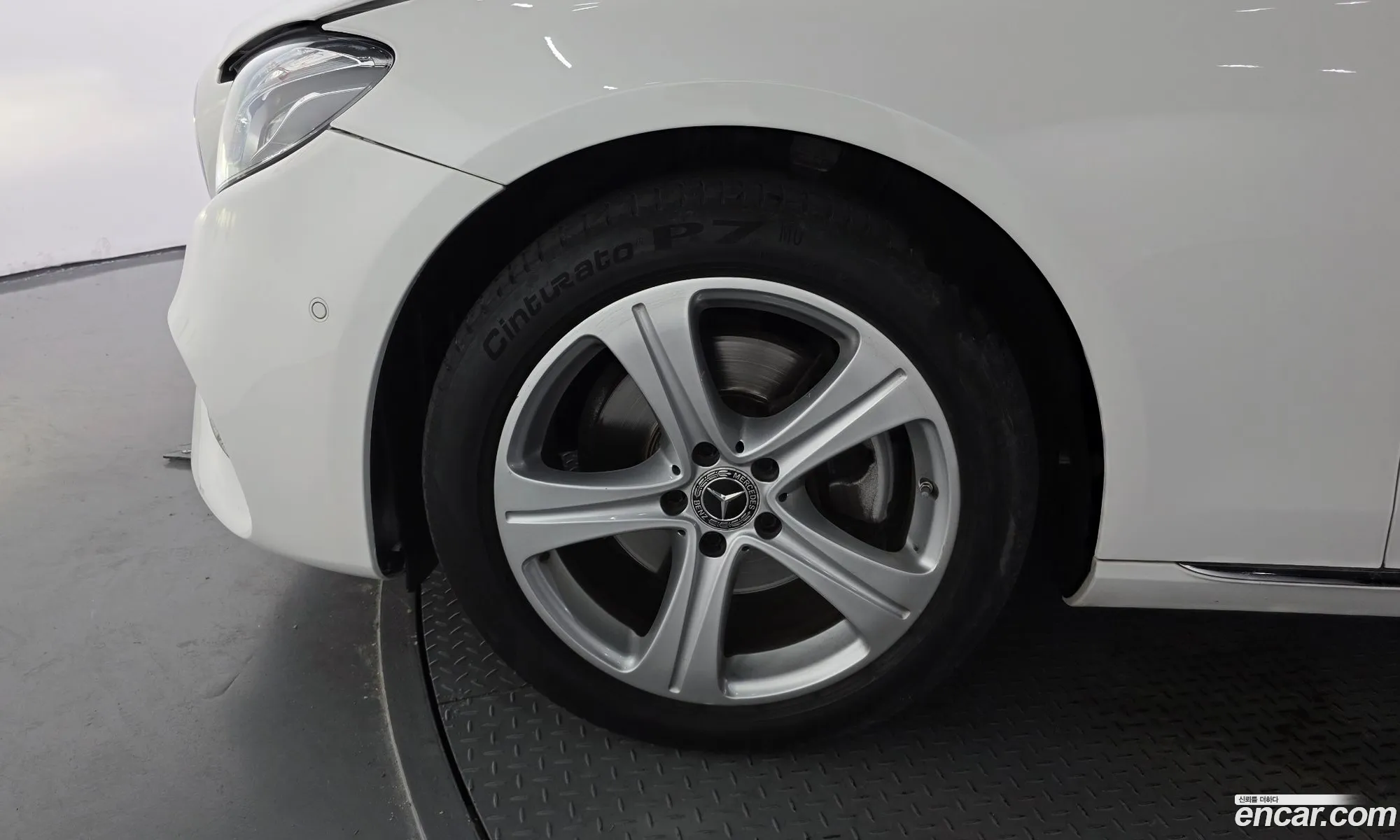 Mercedes-Benz E-Class W213 2018 WDDZF0EB6JA461608 — 16