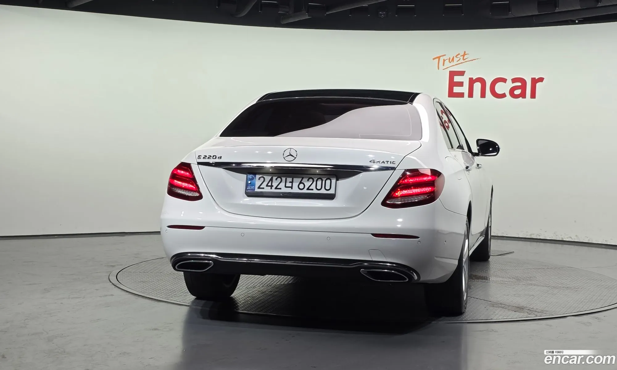 Mercedes-Benz E-Class W213 2018 WDDZF0EB6JA461608 — 14