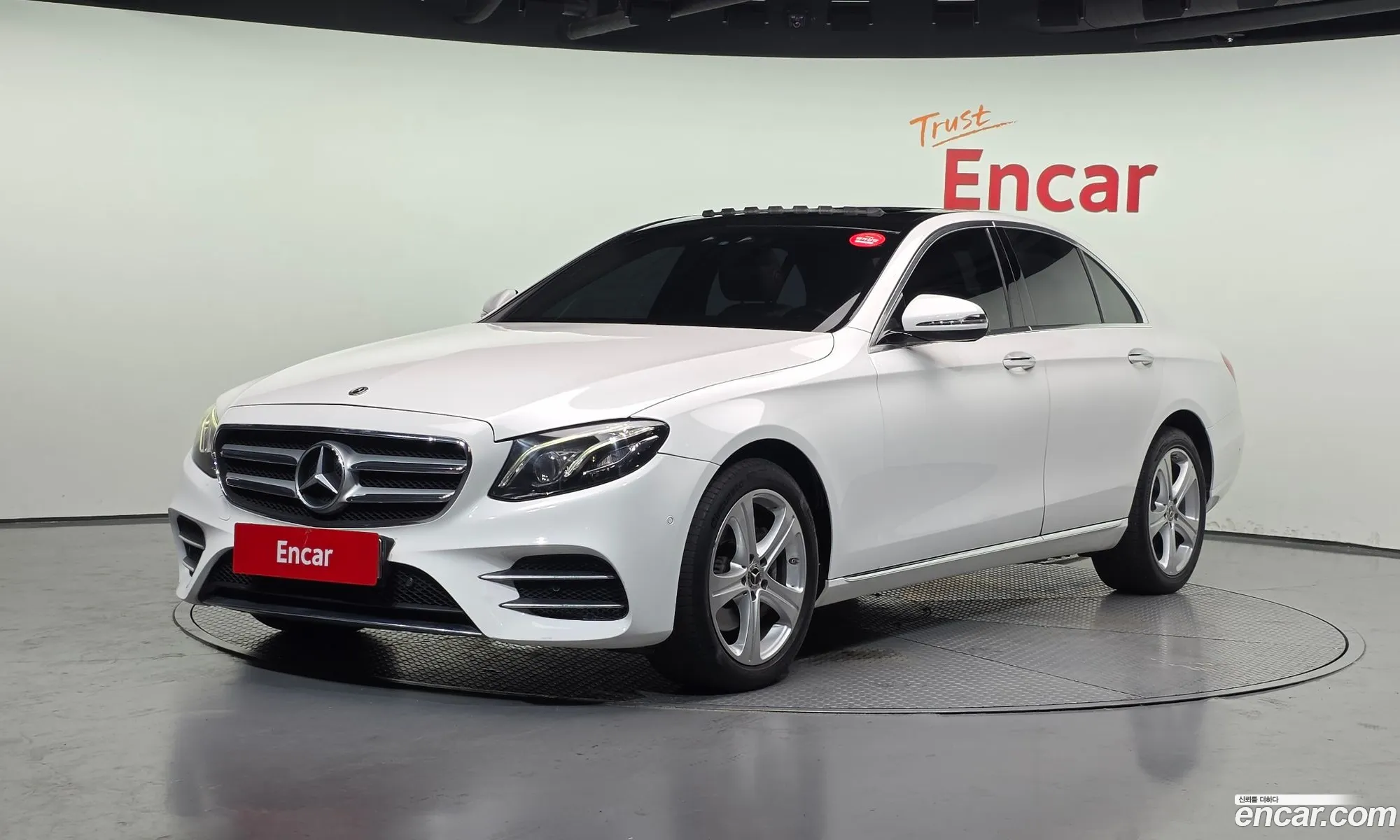 Mercedes-Benz E-Class W213 2018 WDDZF0EB6JA461608 — 2