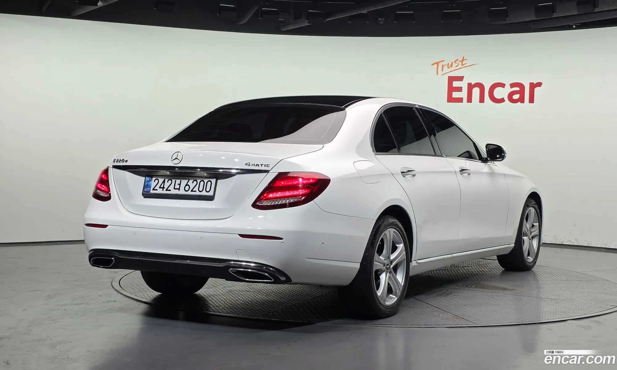 Mercedes-Benz E-Class W213 2018 WDDZF0EB6JA461608 — 8