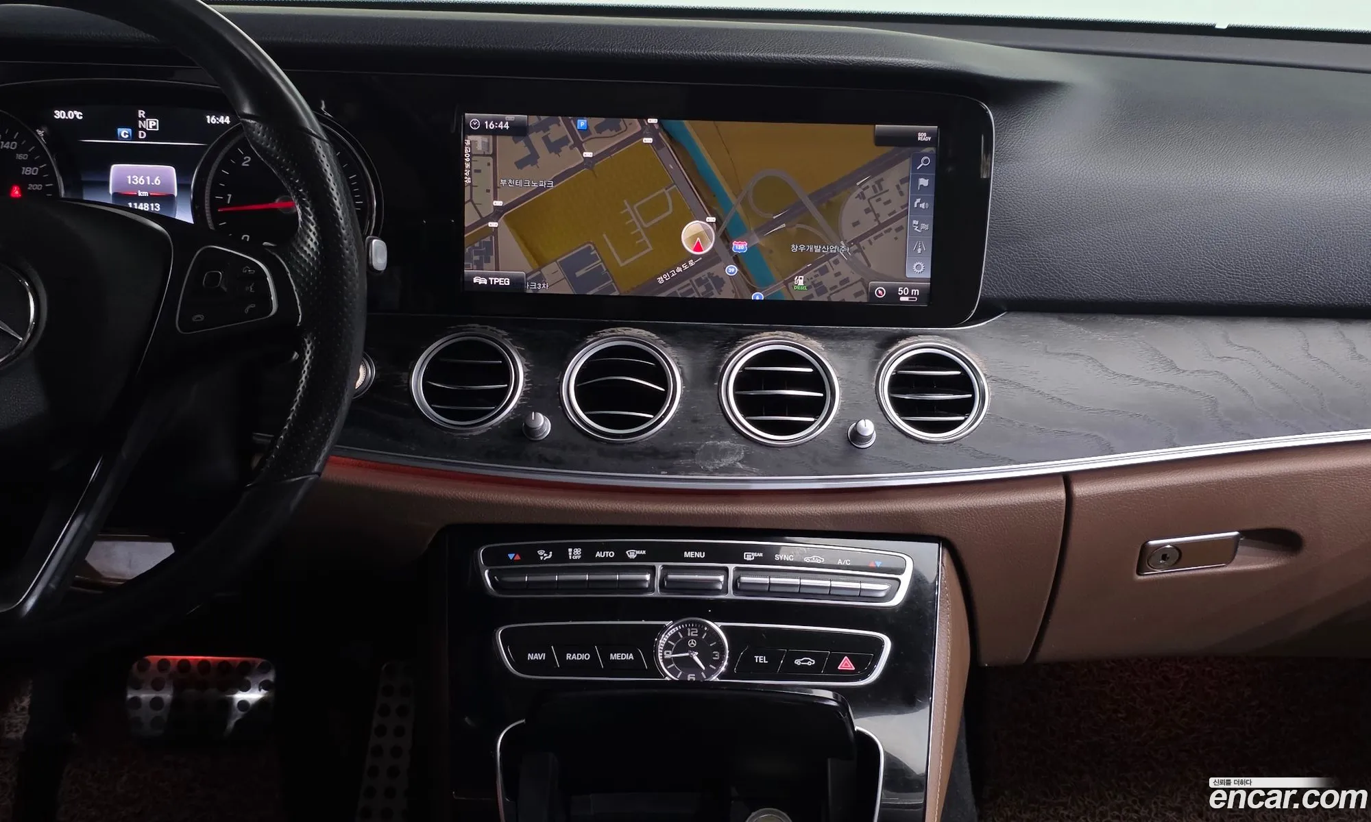 Mercedes-Benz E-Class W213 2018 WDDZF0EB6JA461608 — 17