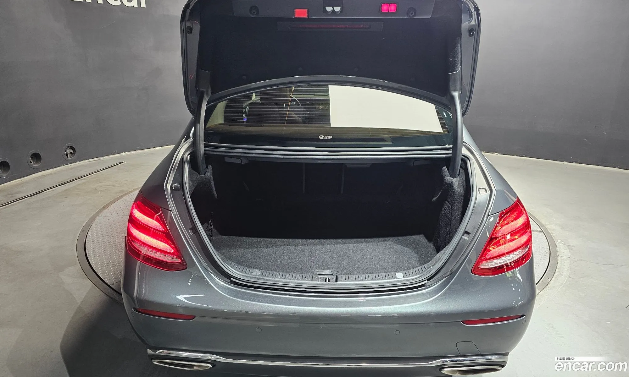 Mercedes-Benz E-Class W213 2020 — 22