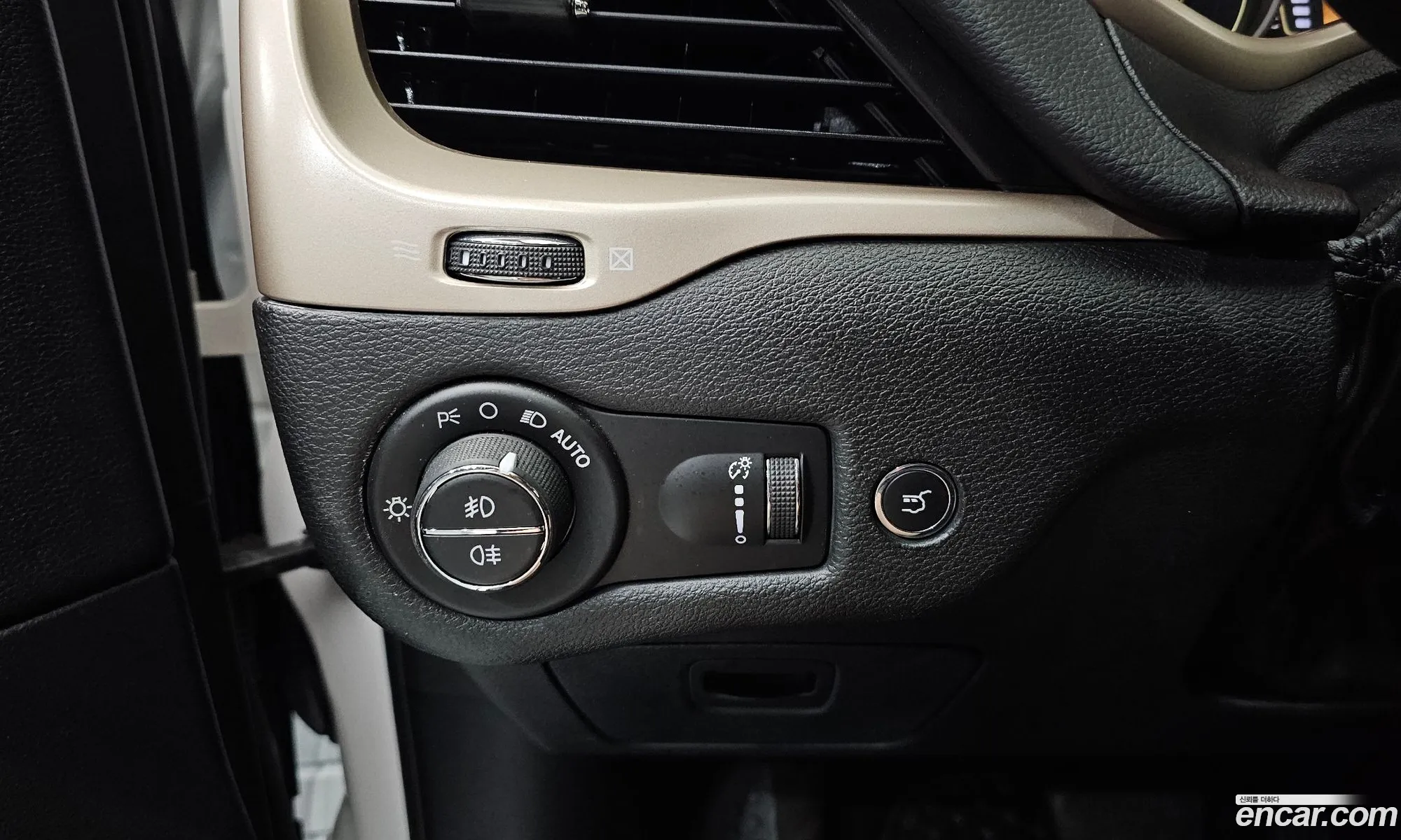 Jeep Cherokee 2016 — 17