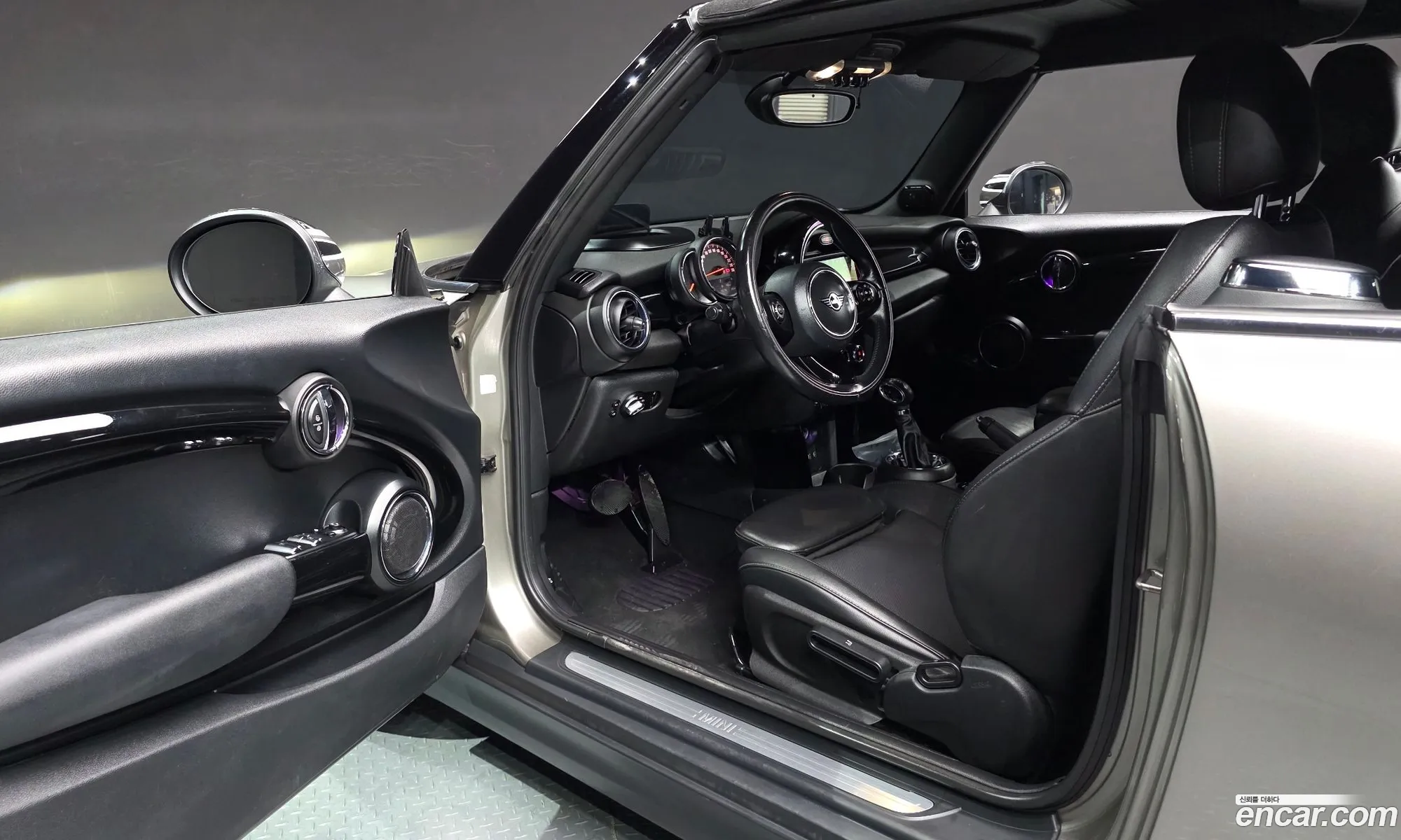 Mini Cooper Convertible 2019 WMWWG5106K3F53643 — 9