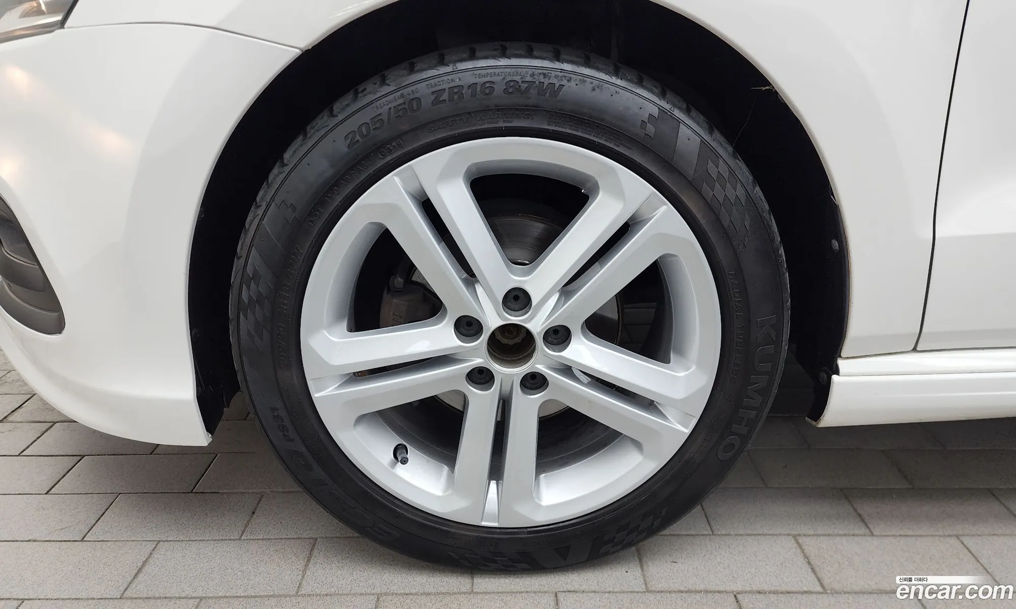 Volkswagen Polo 2014 — 9
