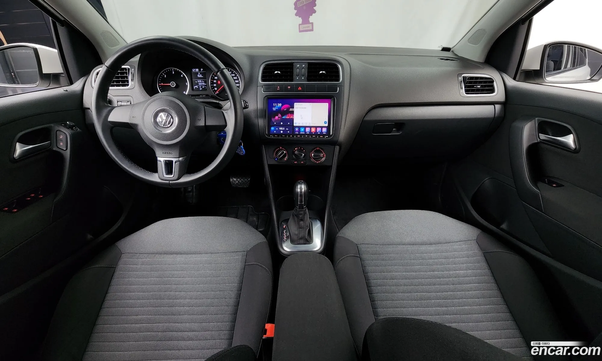 Volkswagen Polo 2014 — 2