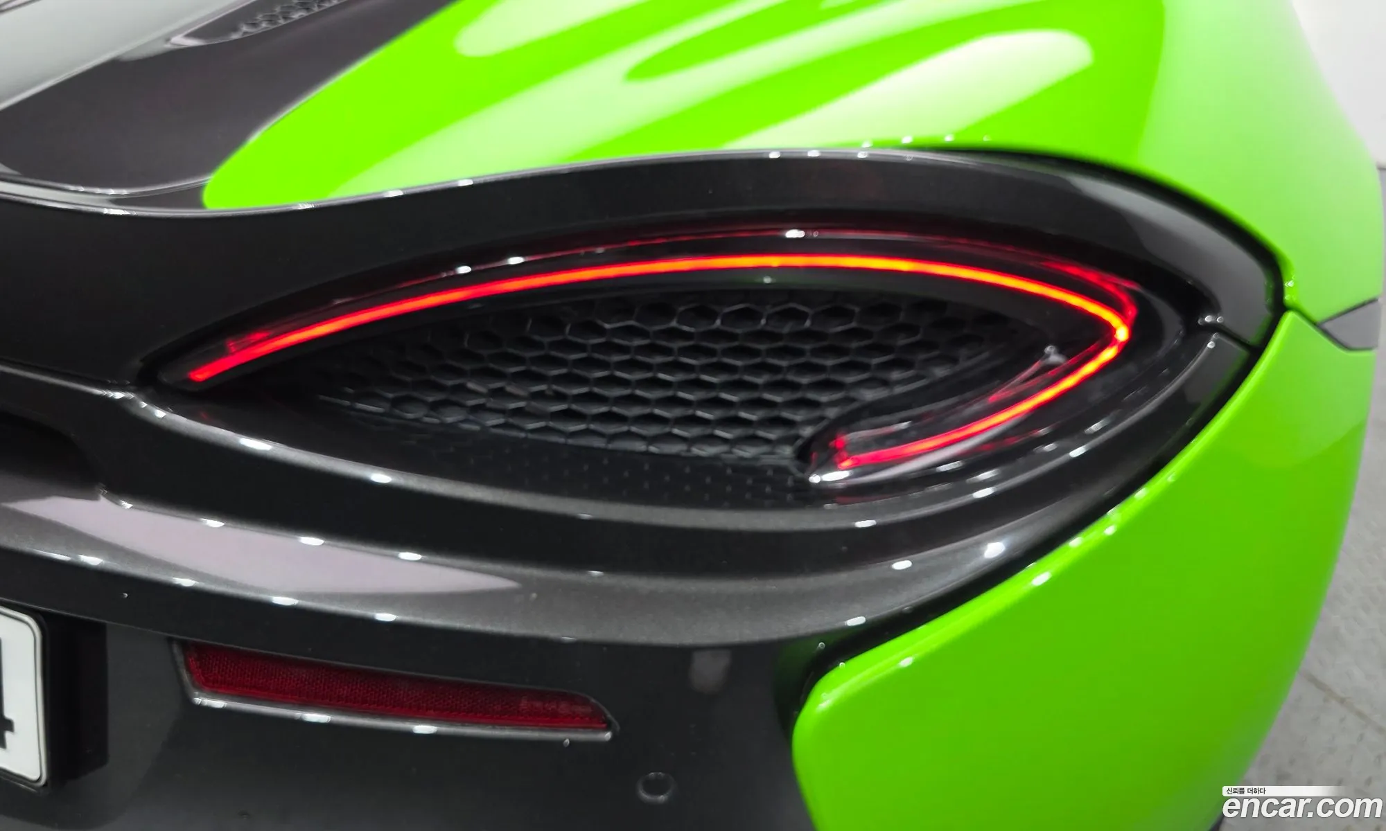McLaren 570S 2016 SBM13DAB6GW000702 — 23