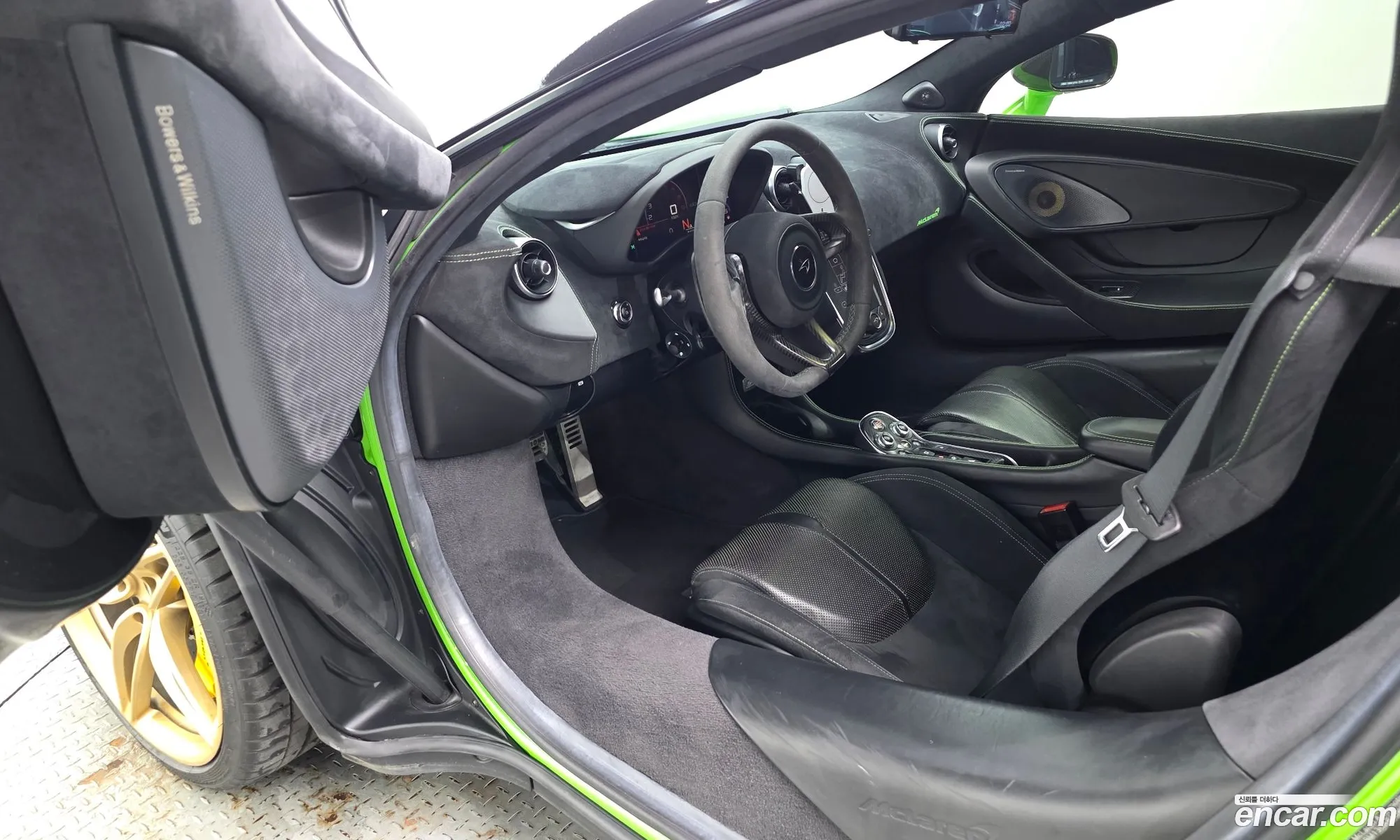 McLaren 570S 2016 SBM13DAB6GW000702 — 26