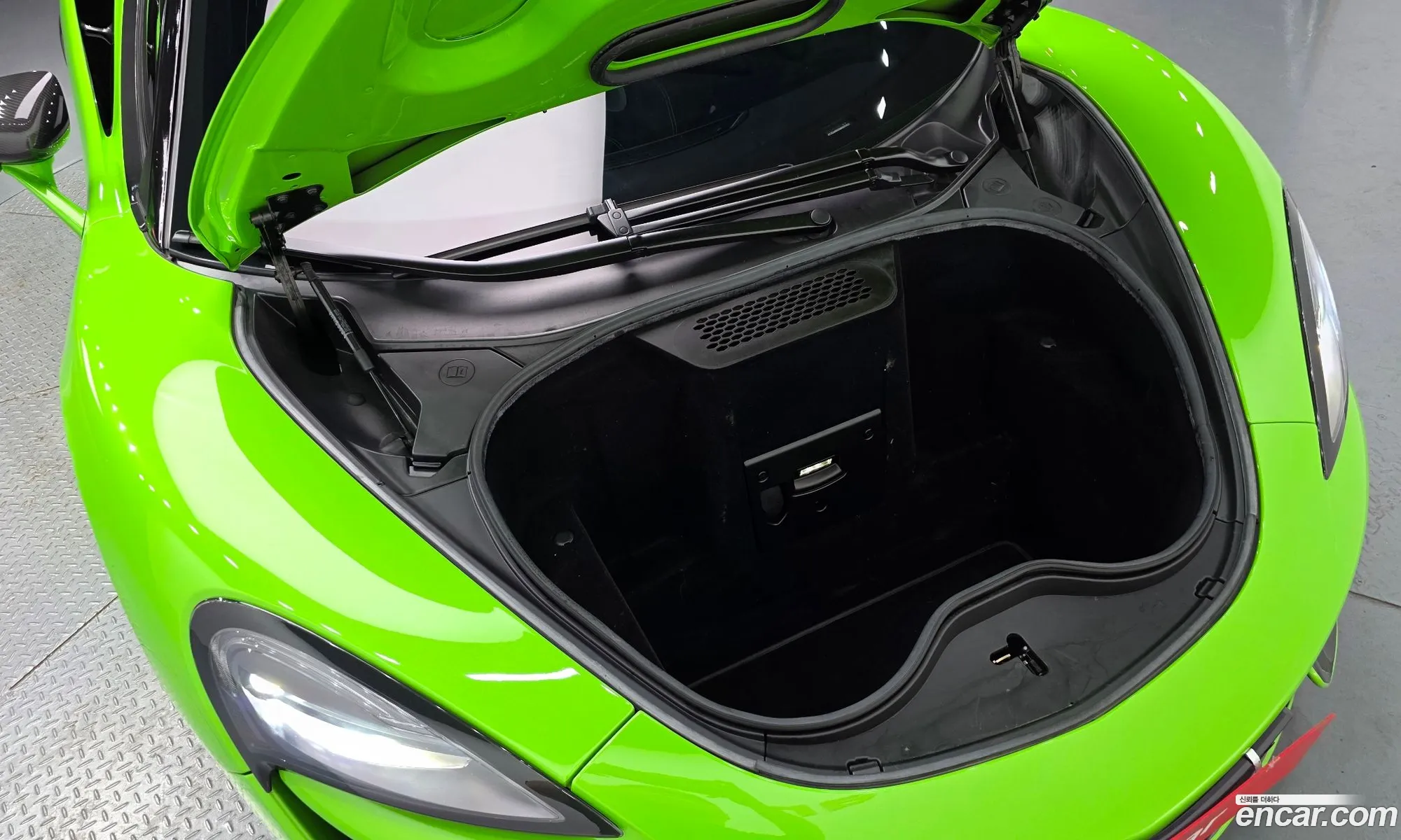 McLaren 570S 2016 SBM13DAB6GW000702 — 28