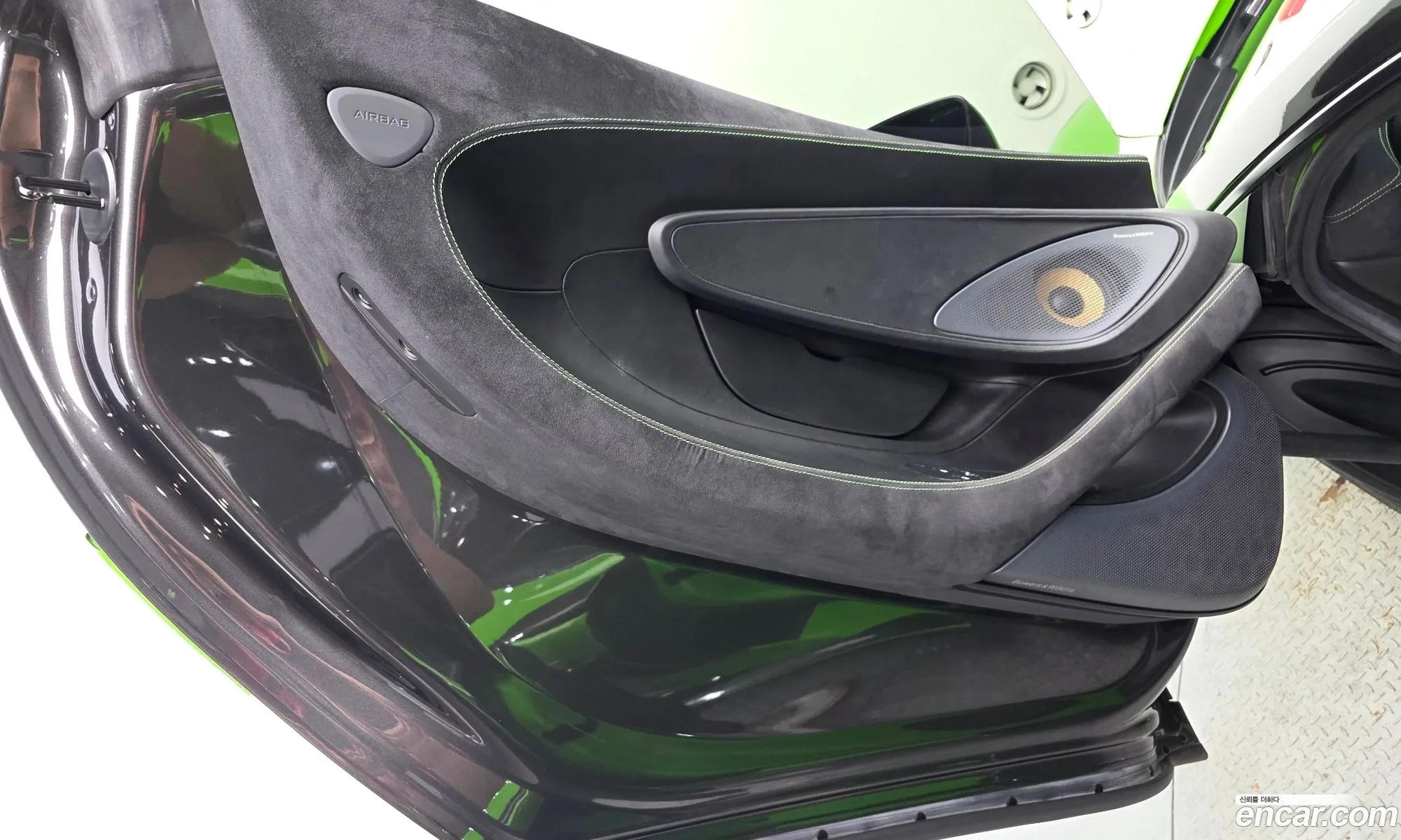 McLaren 570S 2016 SBM13DAB6GW000702 — 30